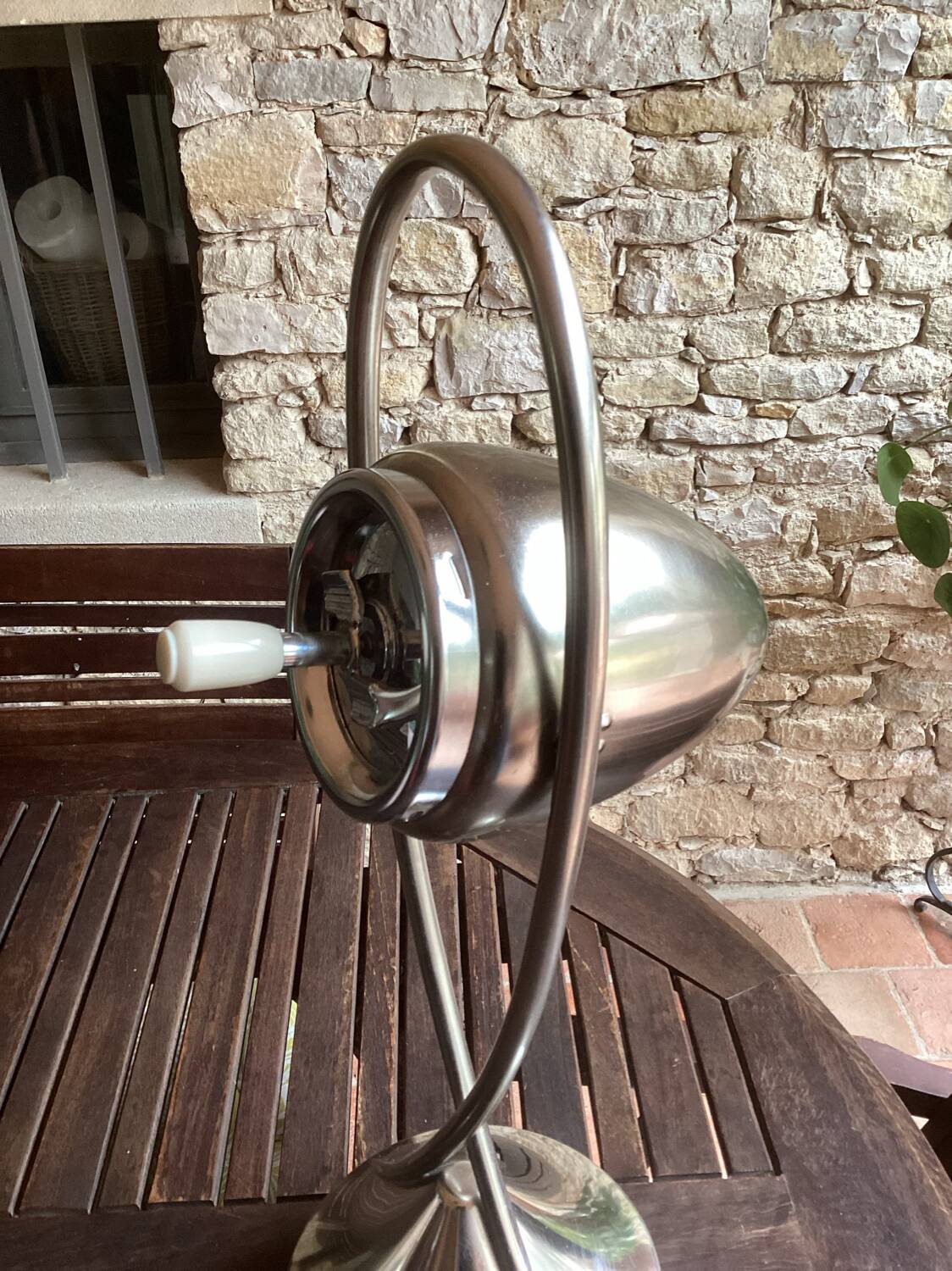 Free-standing ashtray