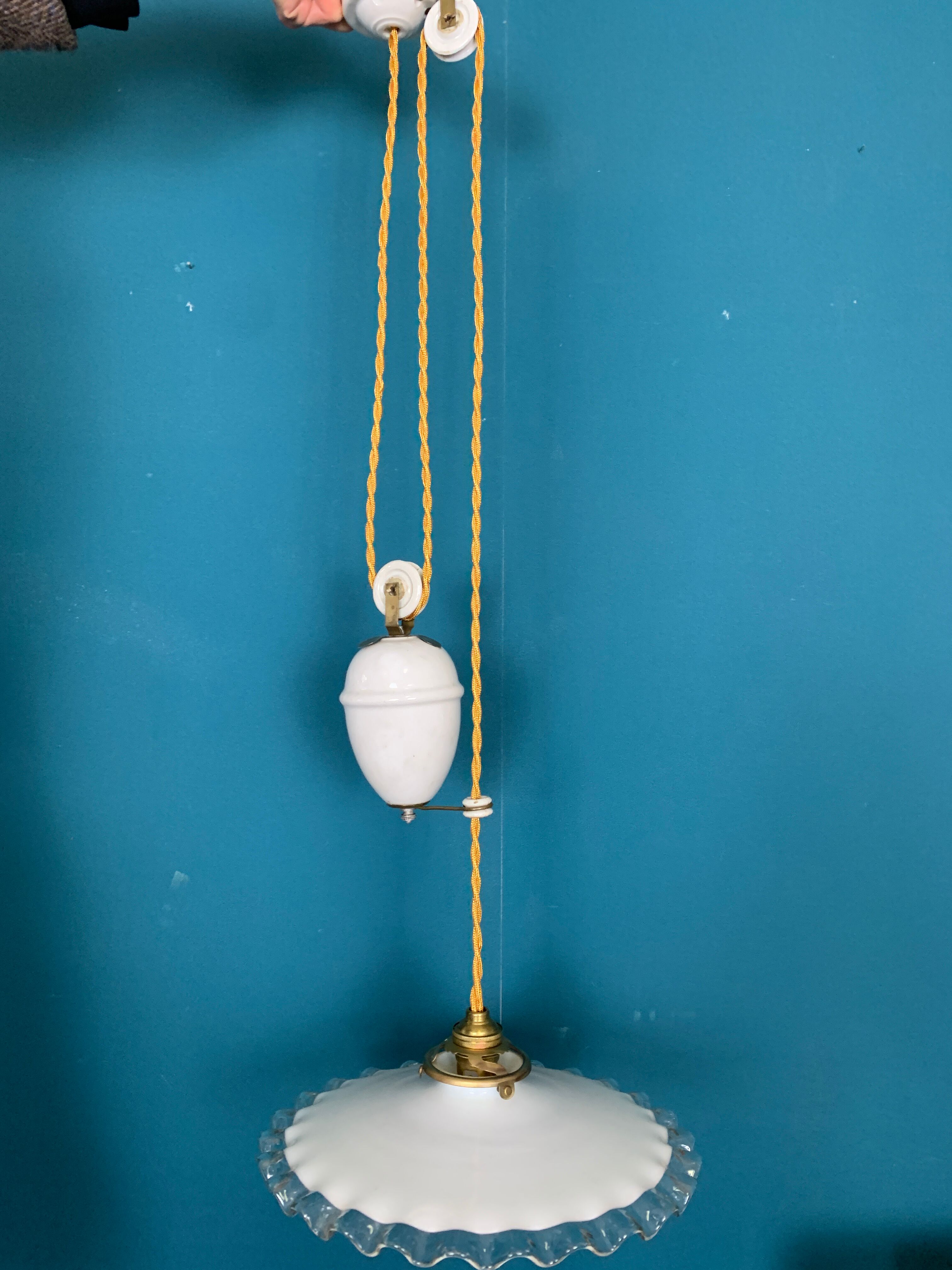 Suspension rises and falls in opaline