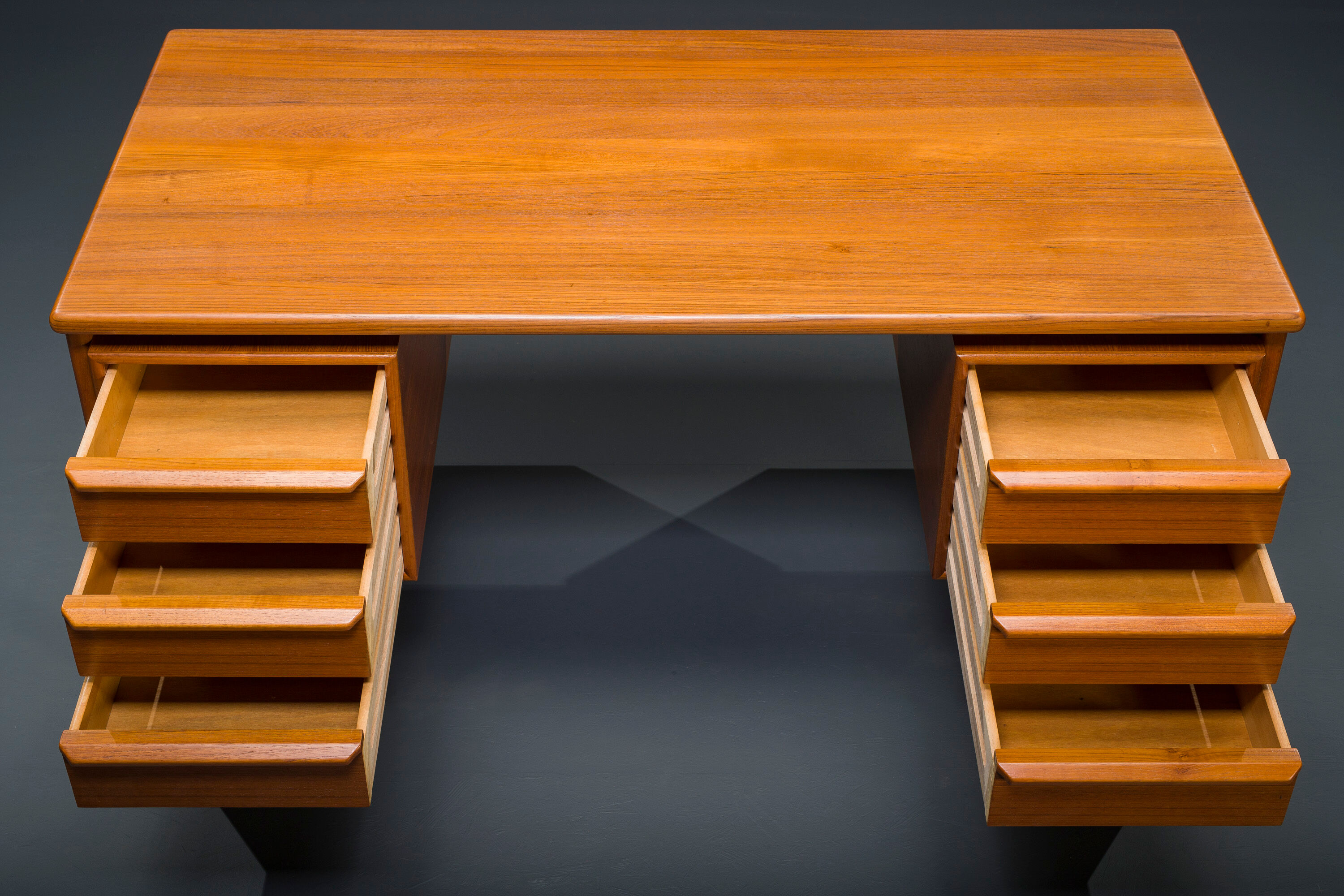 Mid-Century Teak Freestanding Desk from GV Møbler, 1970s