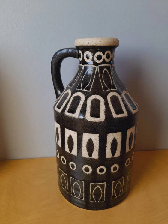 Pichet ou vase en céramique