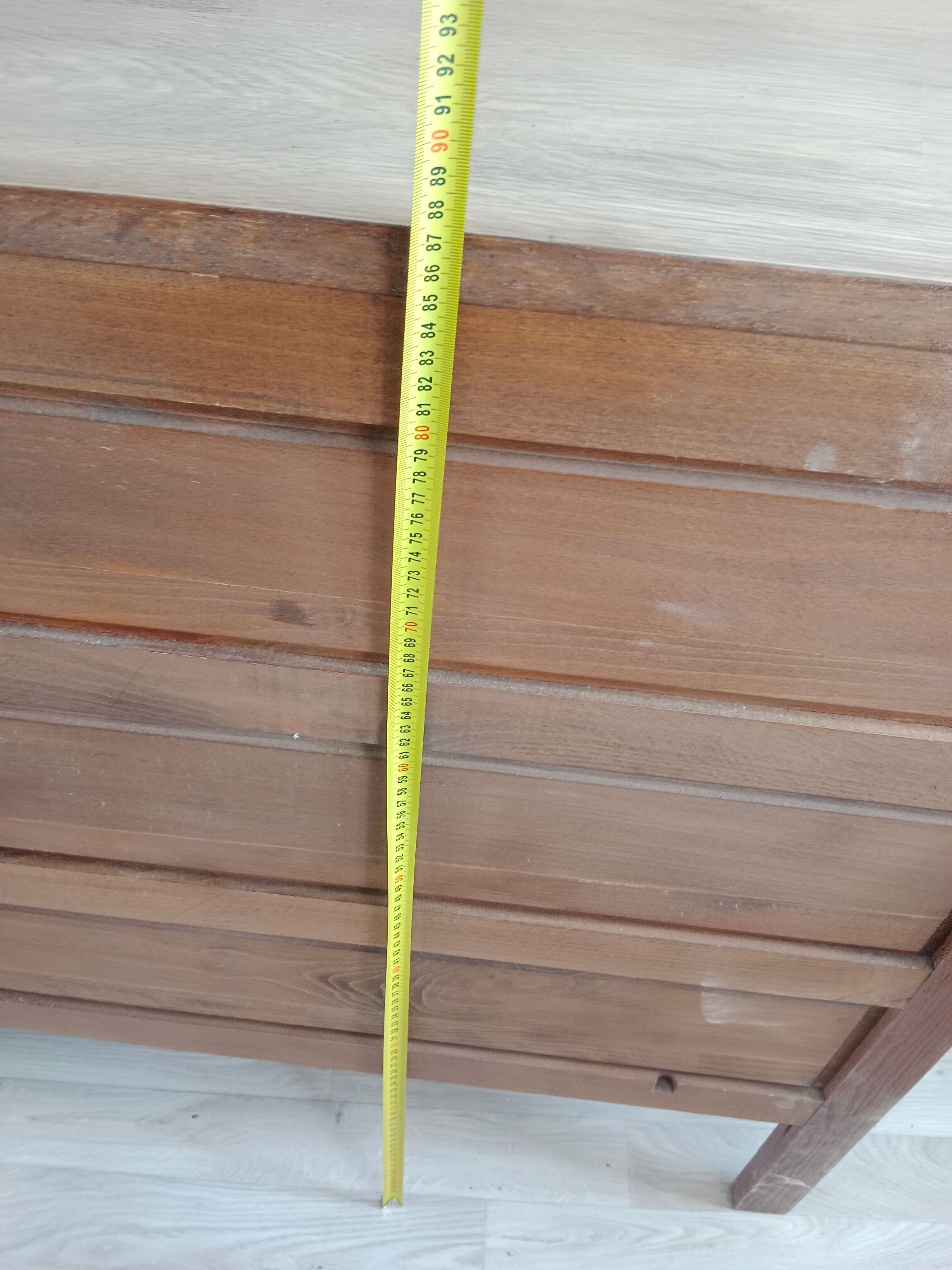 Oak chest of drawers