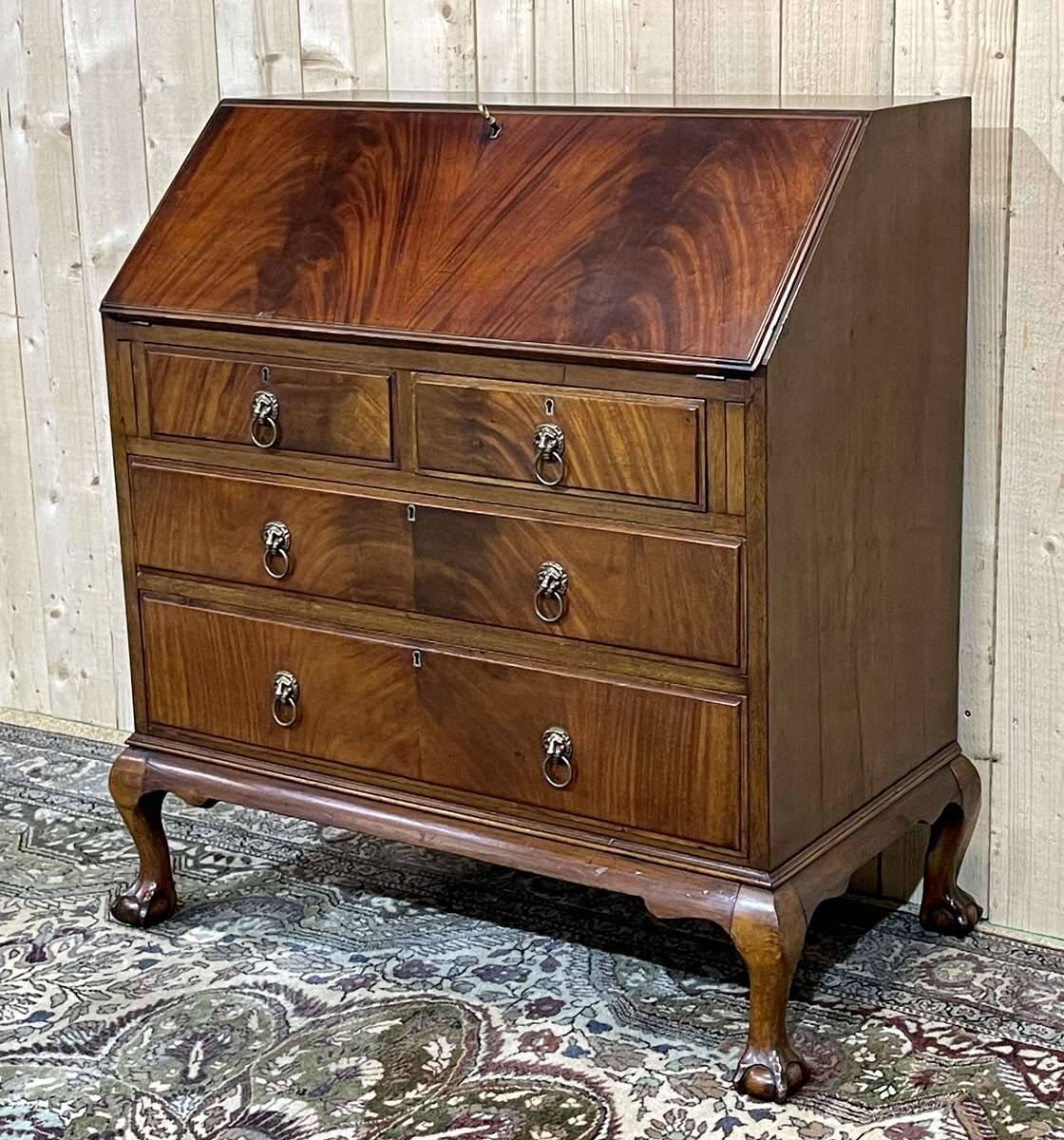 1930s mahogany donkey desk in English.
