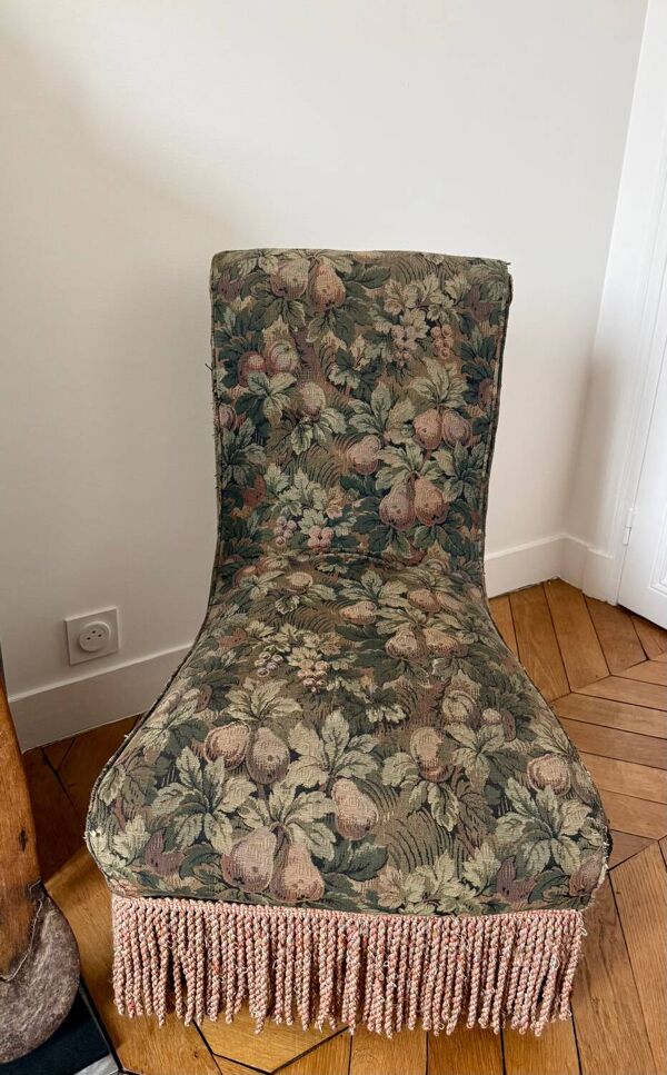 Chauffeuse ancienne tapissée – fin XIXᵉ / début XXᵉ siècle