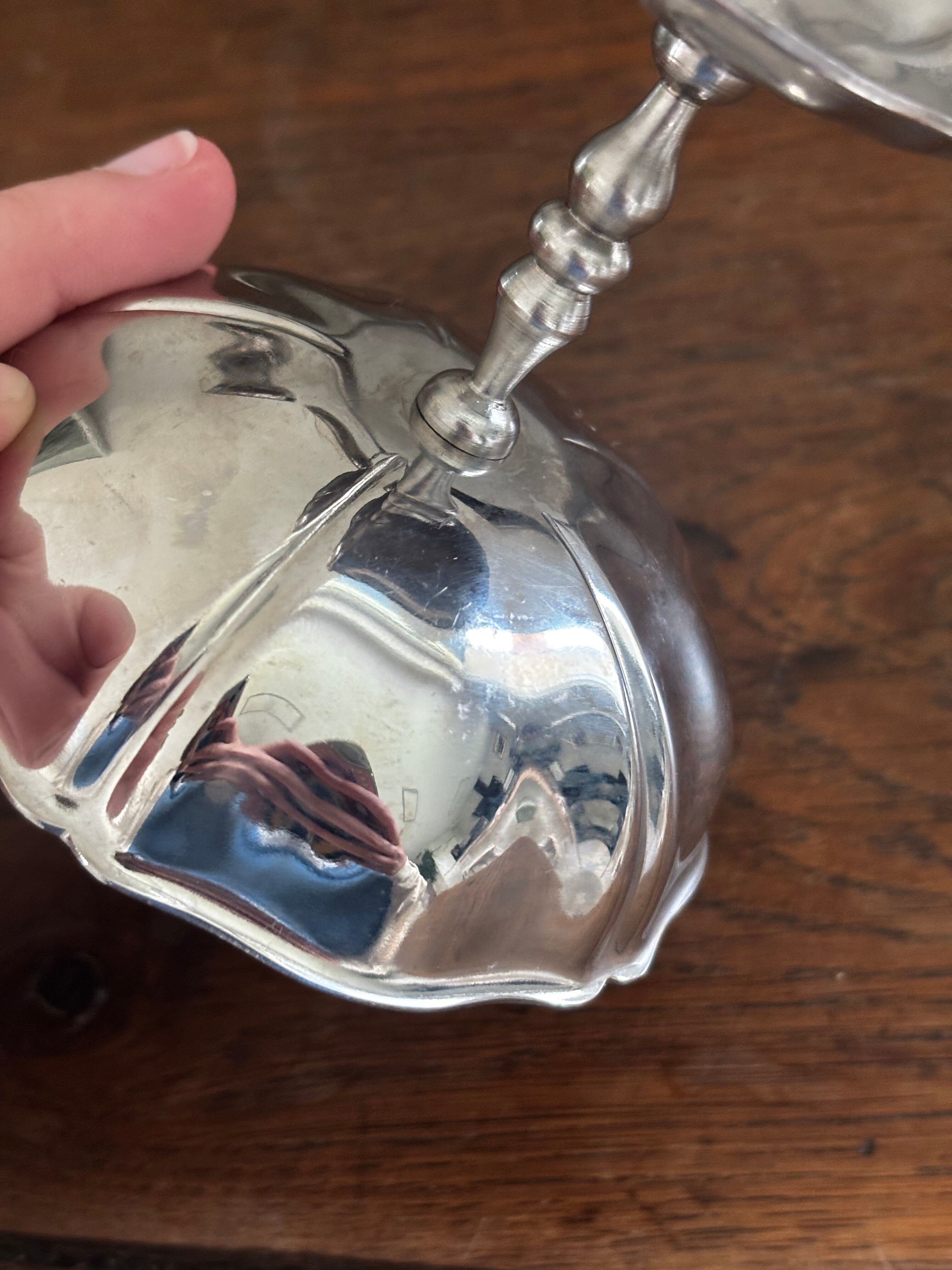 Lot de 8 coupes à glace en inox finement ciselées