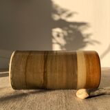 Ceramic vase decorated with a varied color