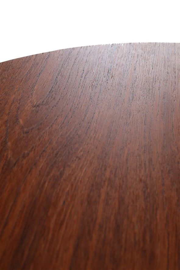 Round Winge Møbler “No. 31” teak coffee table / Mid-century Danish modern design / 1960s