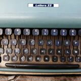 Machine à écrire Olivetti lettera 22