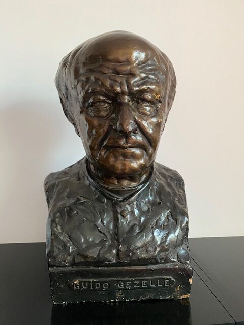 Bust Guido Gezelle 1921 in plaster