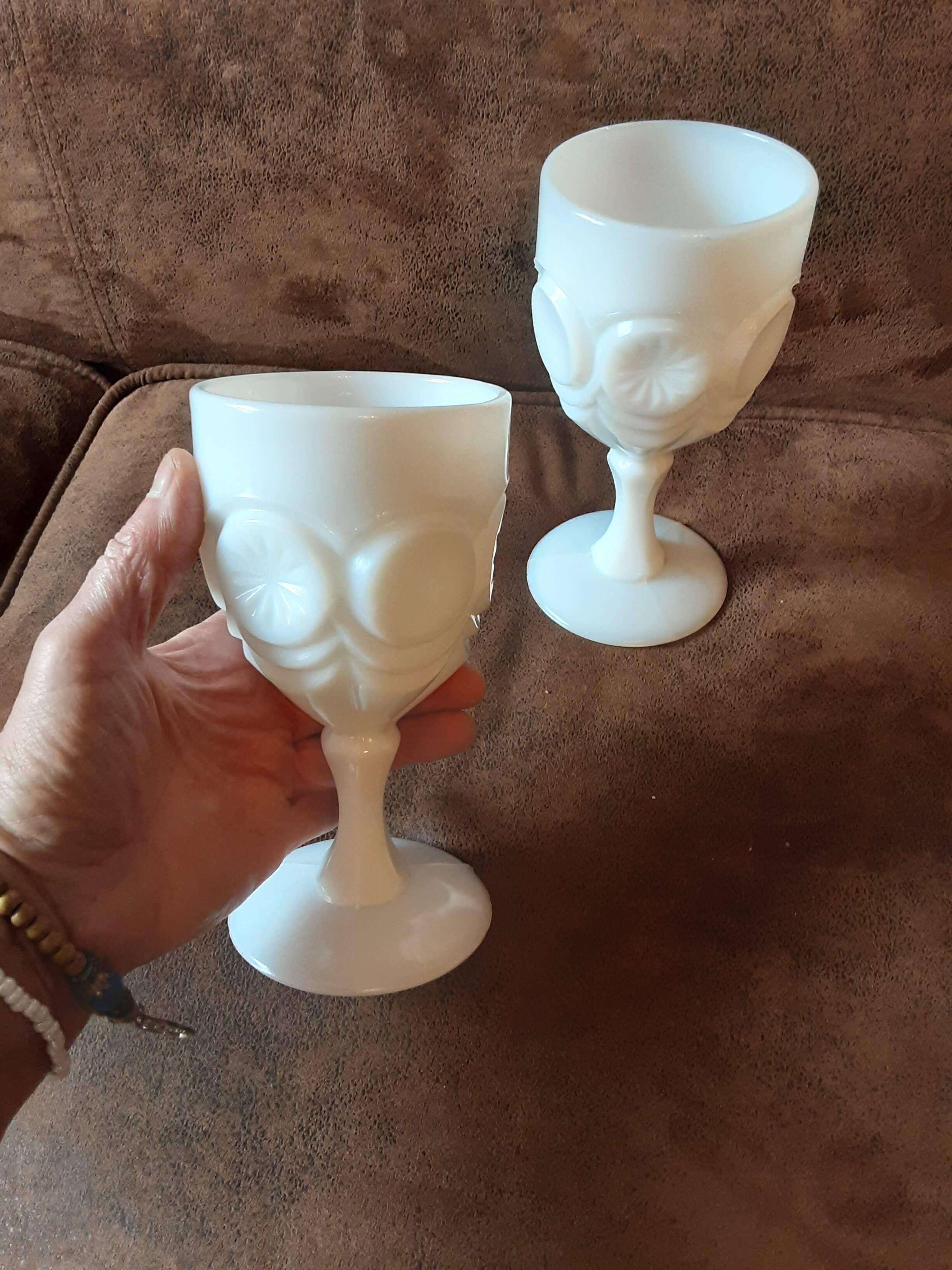 Lot de 2 verres sur pied opale