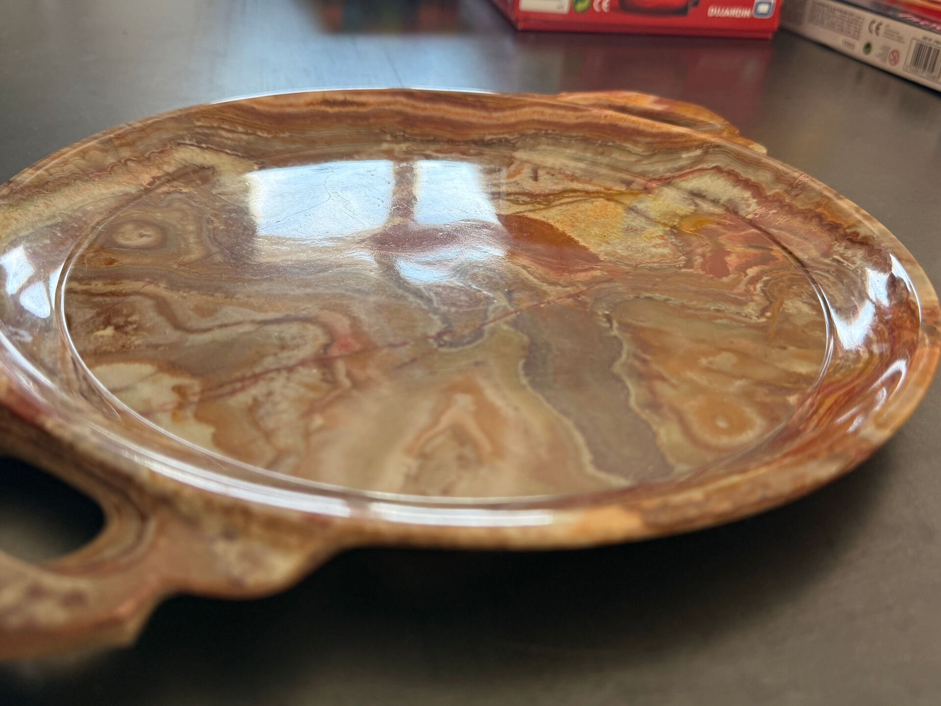 Genuine onyx plateau