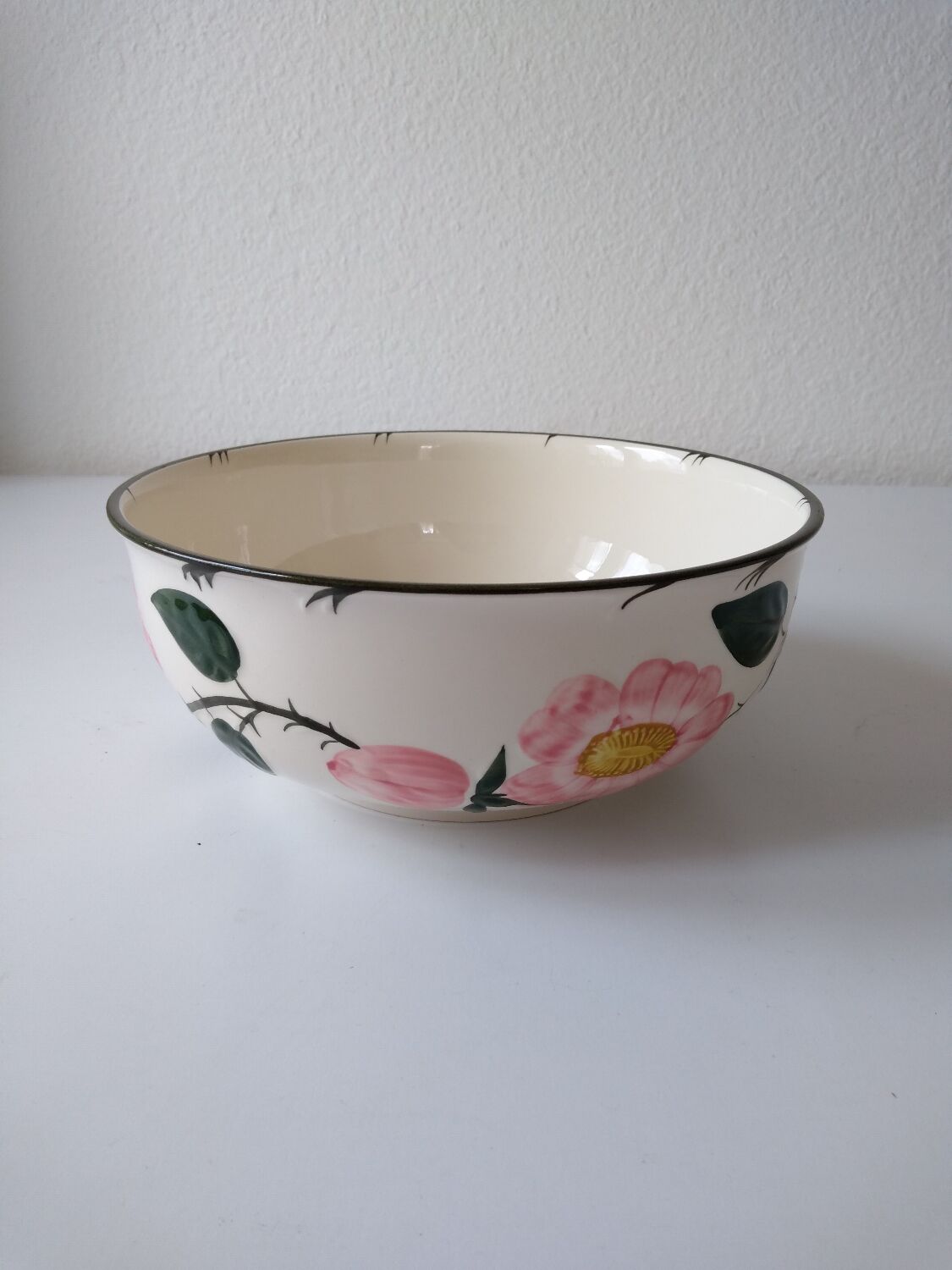 Spring salad bowl pink model