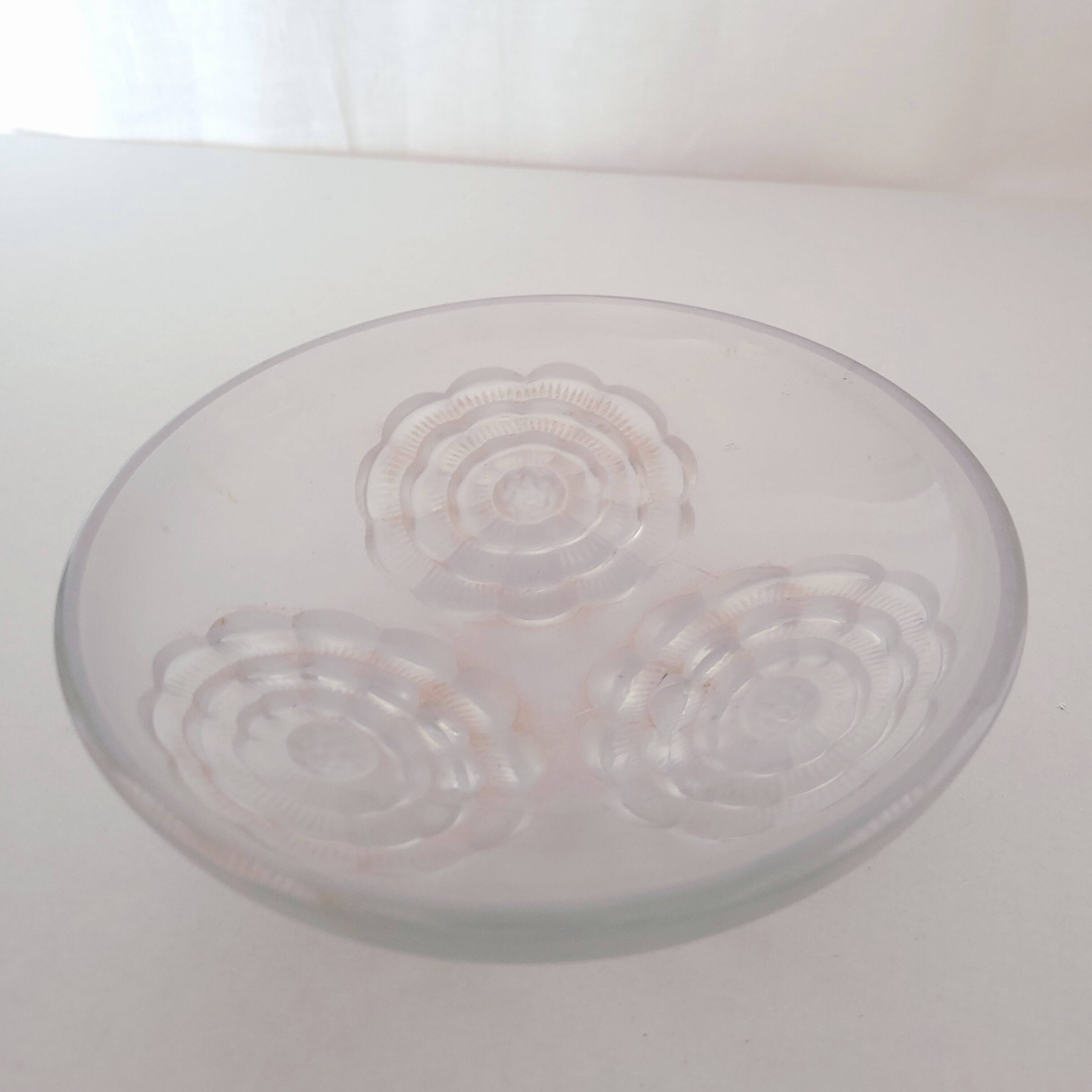 Small polished glass bowl, Art Nouveau period.