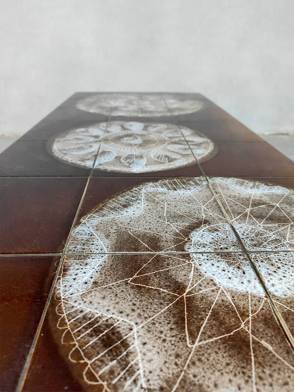 Table basse carrelage et chrome 'sixties vibes'