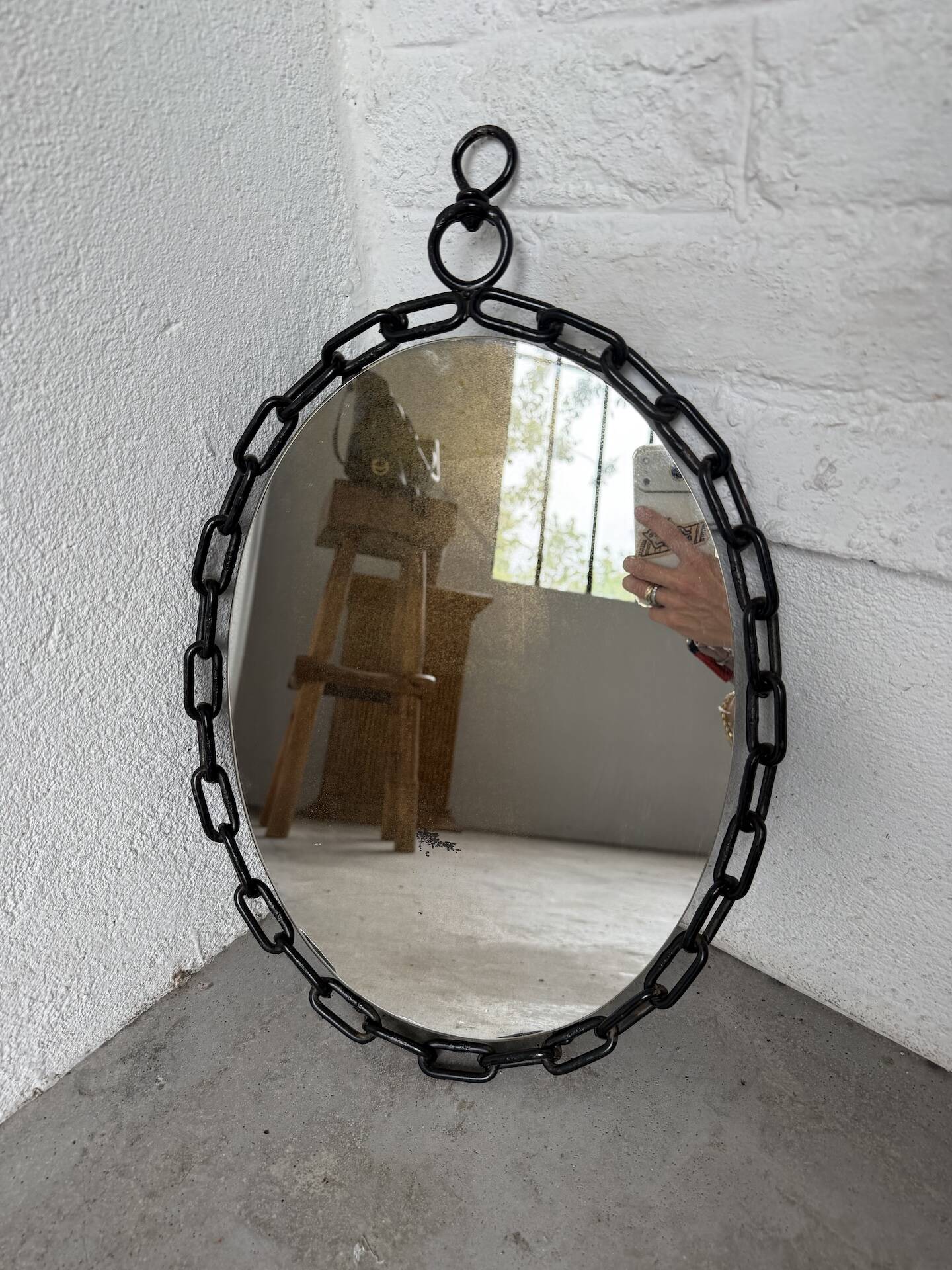 Miroir brutaliste ovale « chaine » 1950