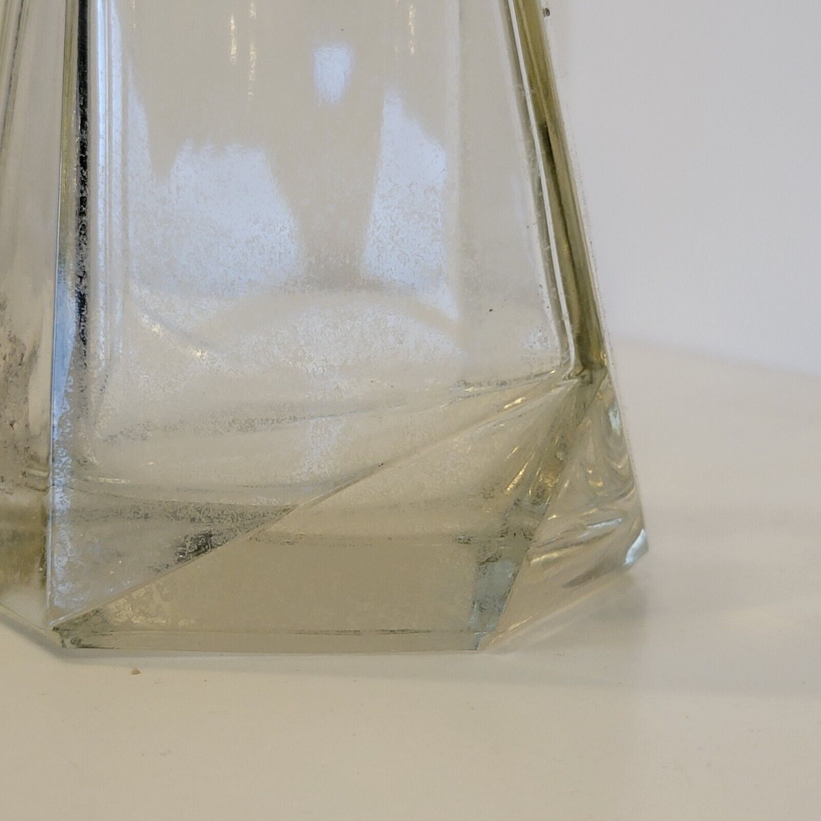 Art Deco geometric glass whisky decanter 550 ml