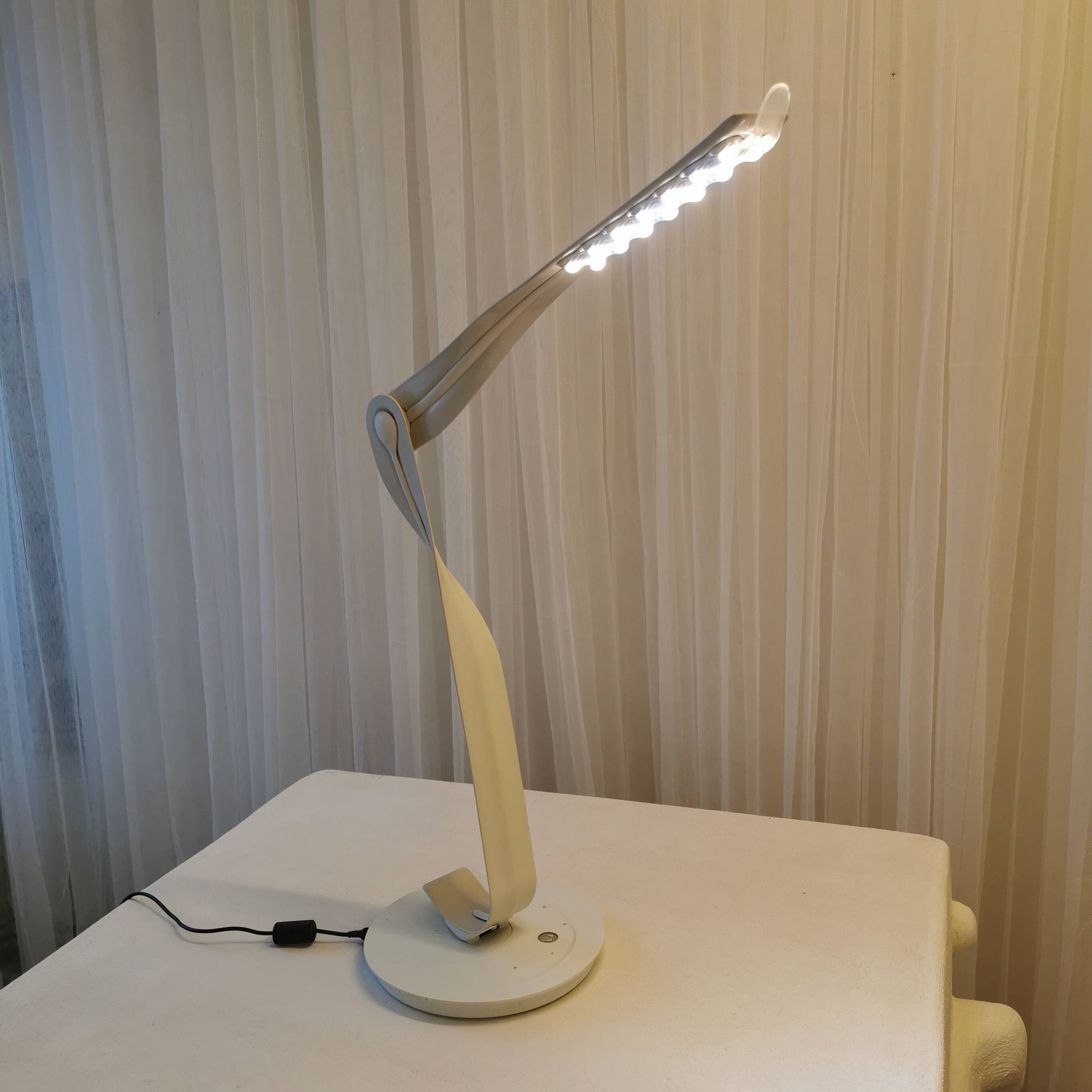 “Herman Miller” lamp