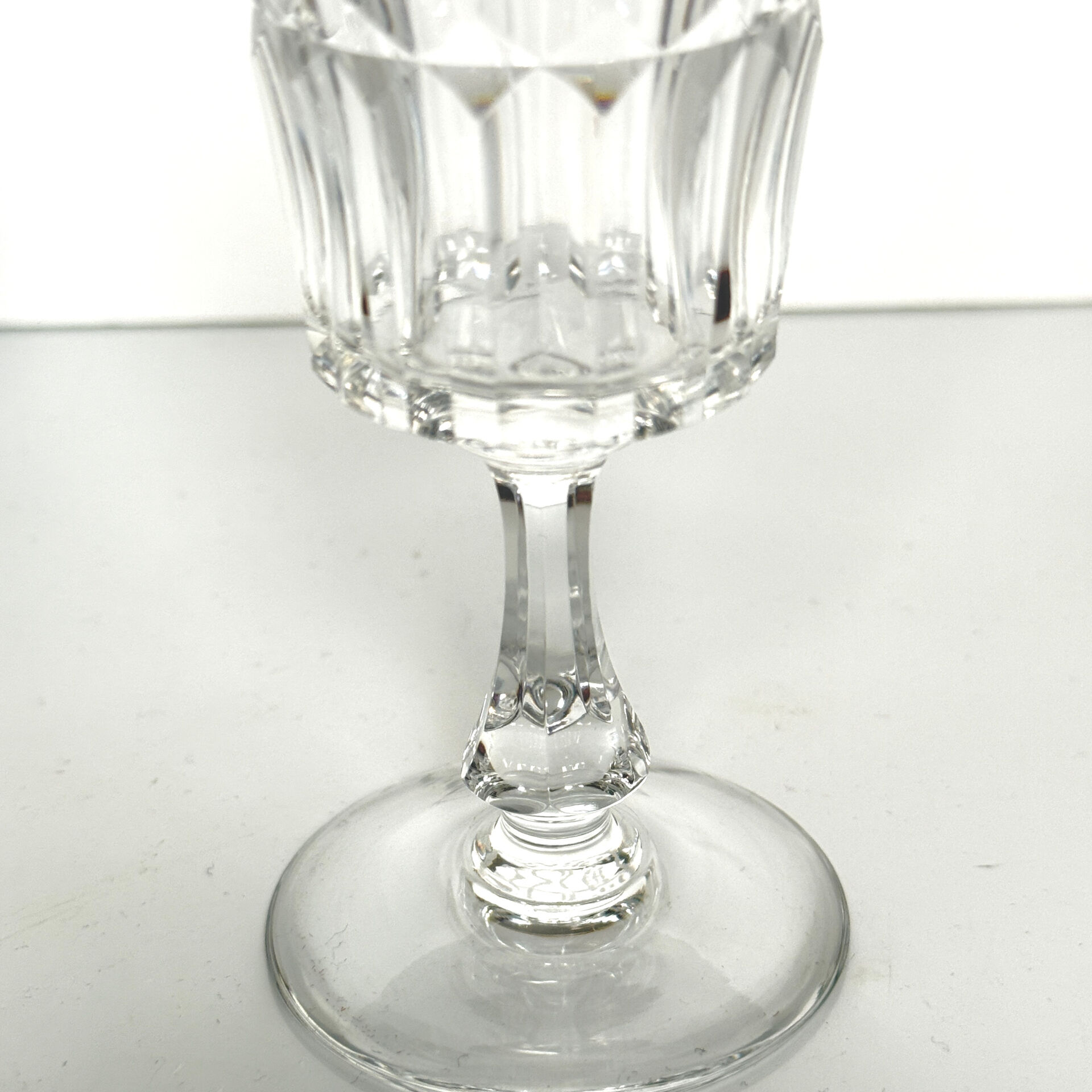 2 verres à vin Baccarat modèle Navarre