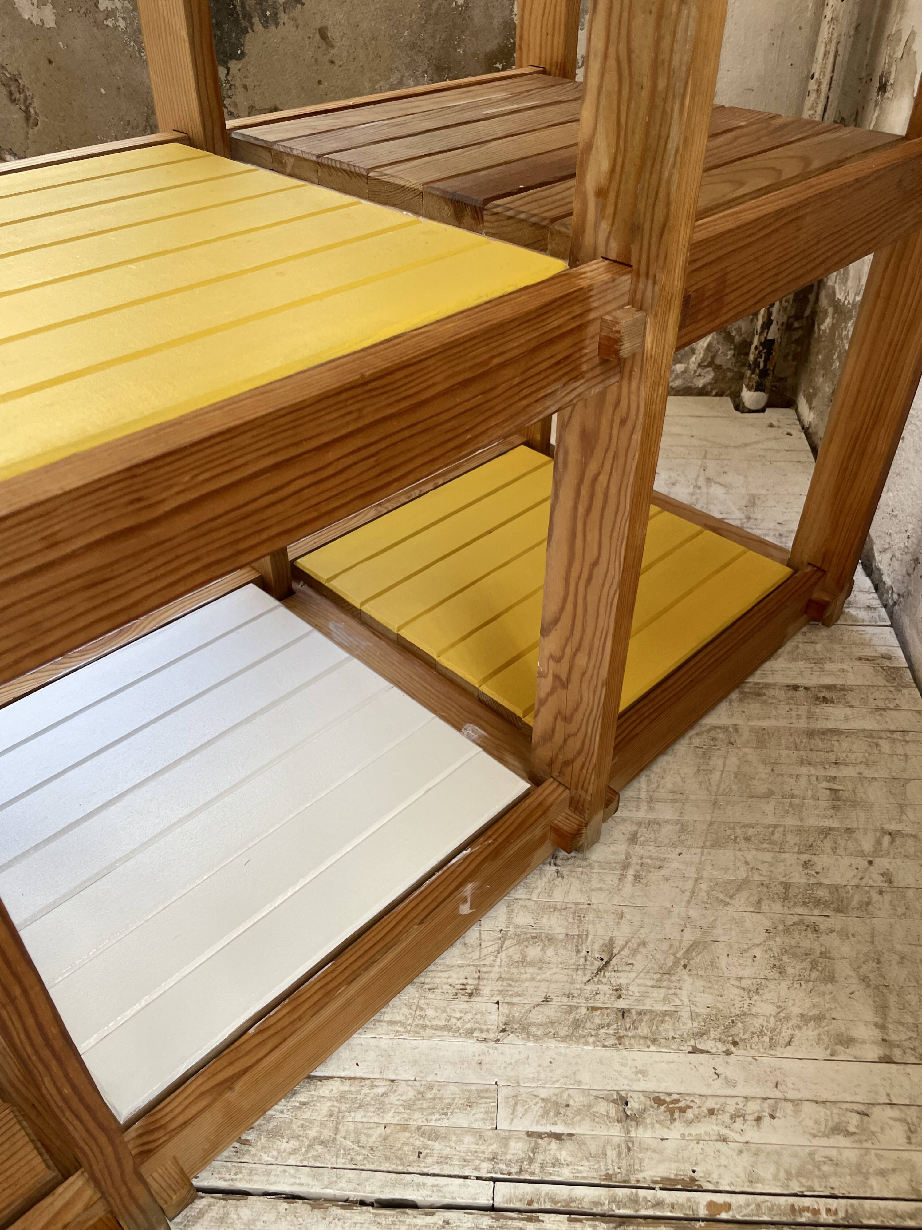 Bauhaus Maison Regain yellow white shelf