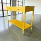 Table d'appoint/console vintage en bois jaune soleil