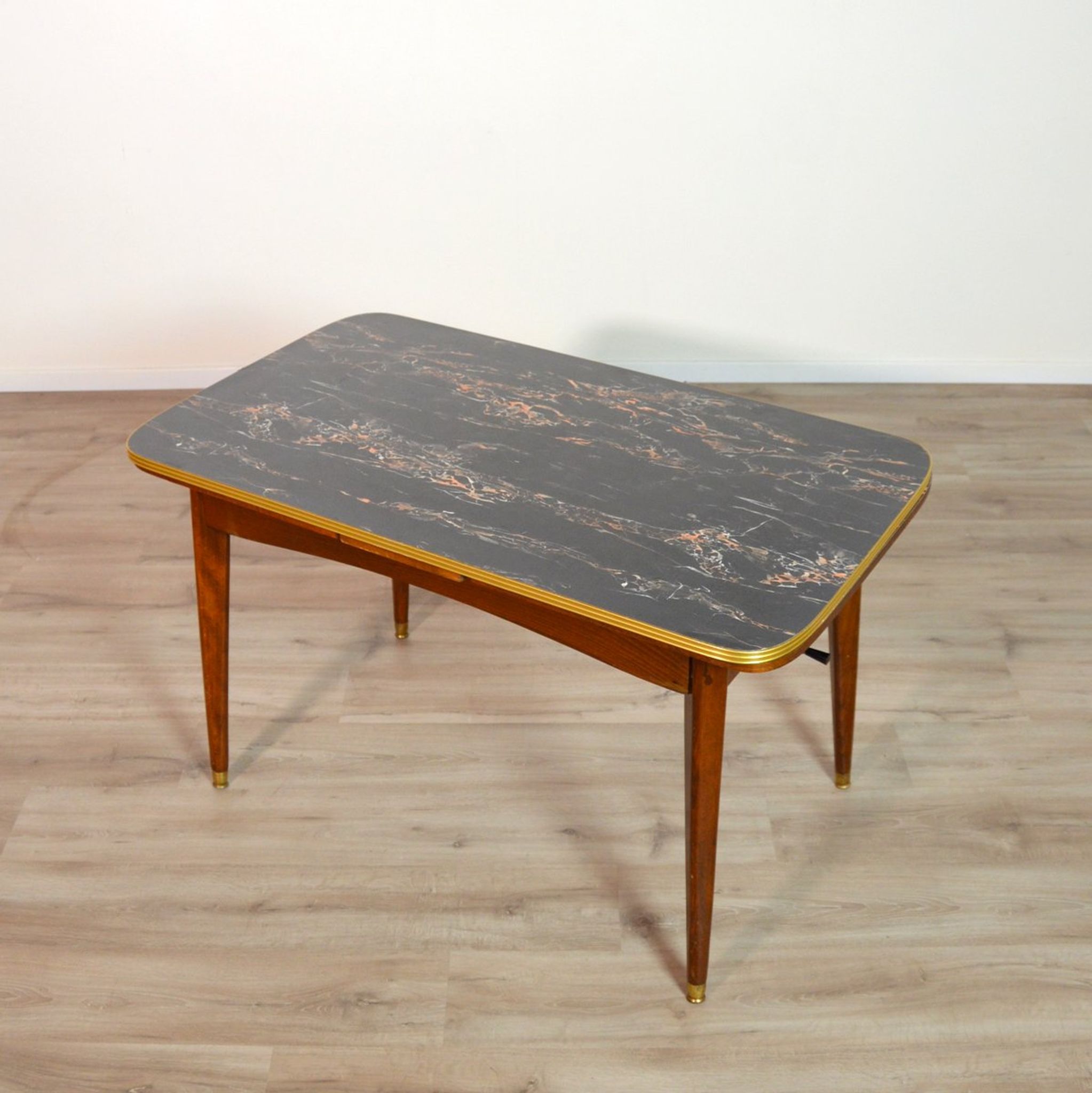 Table 4 à 6 personnes avec rallonges monte et baisse vintage 1960s