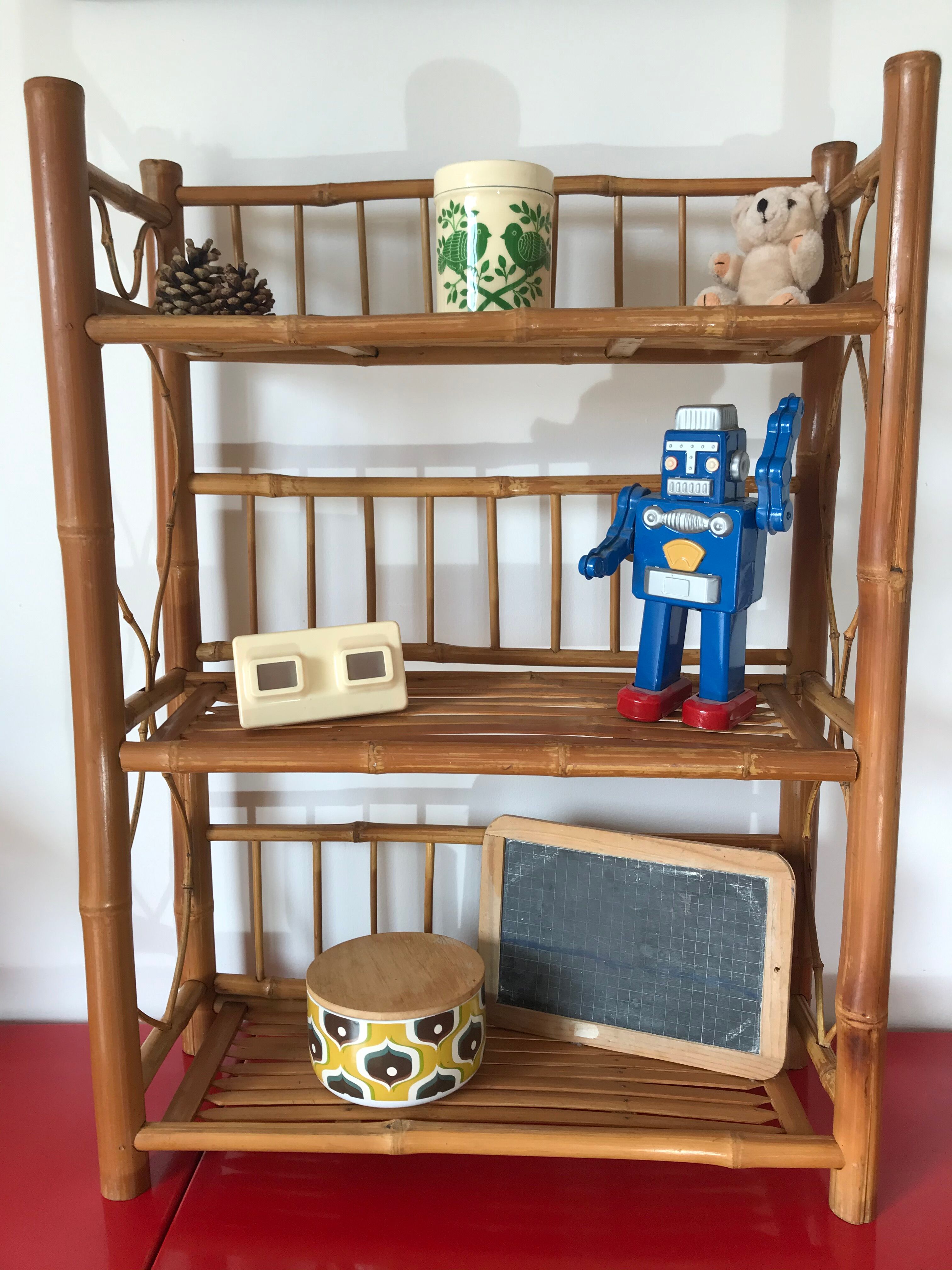 Vintage rattan shelf year 60