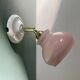 Applique abat-jour vintage en opaline rose.