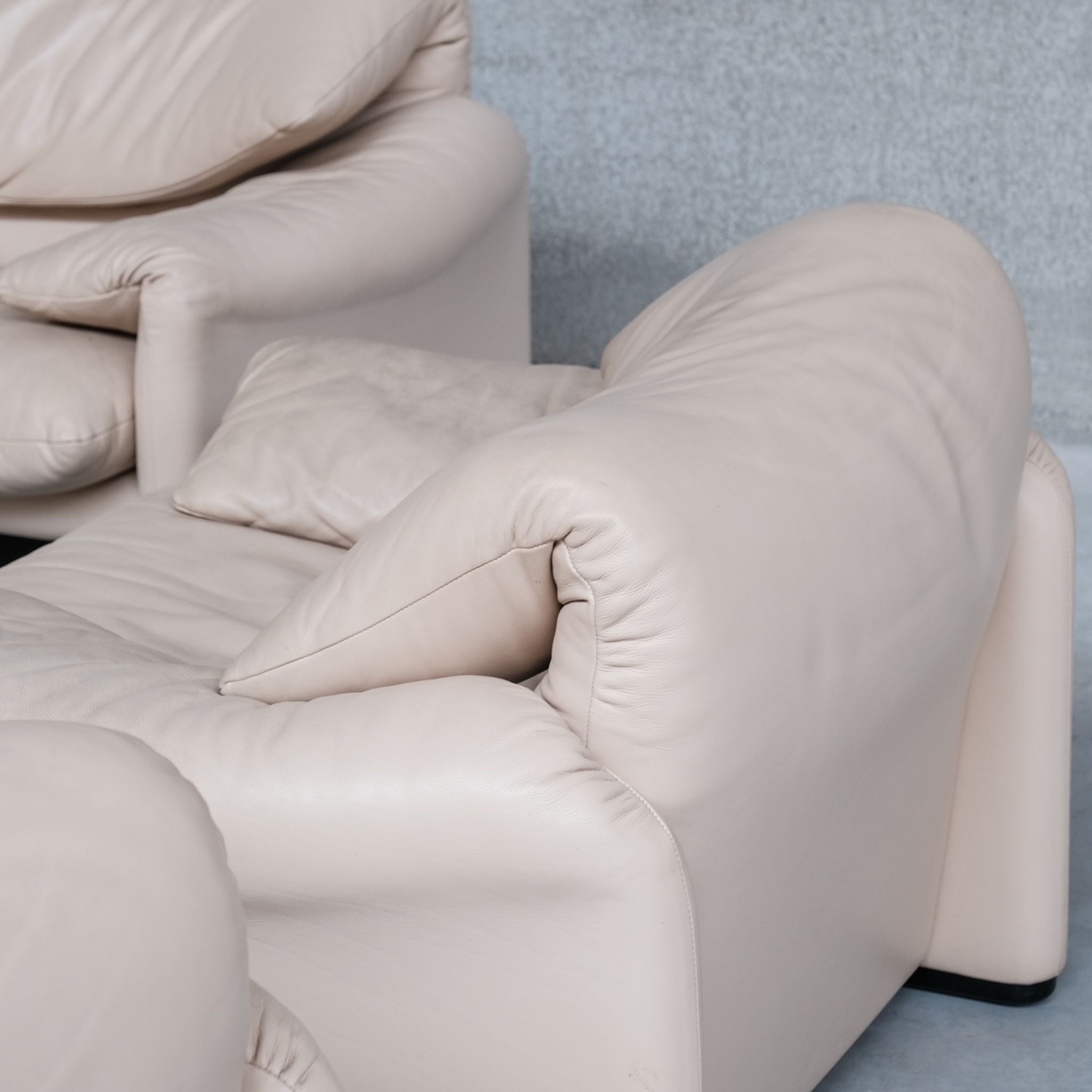 Vico Magisretti 'Maralunga' Suite of Sofas and Armchairs for Cassina