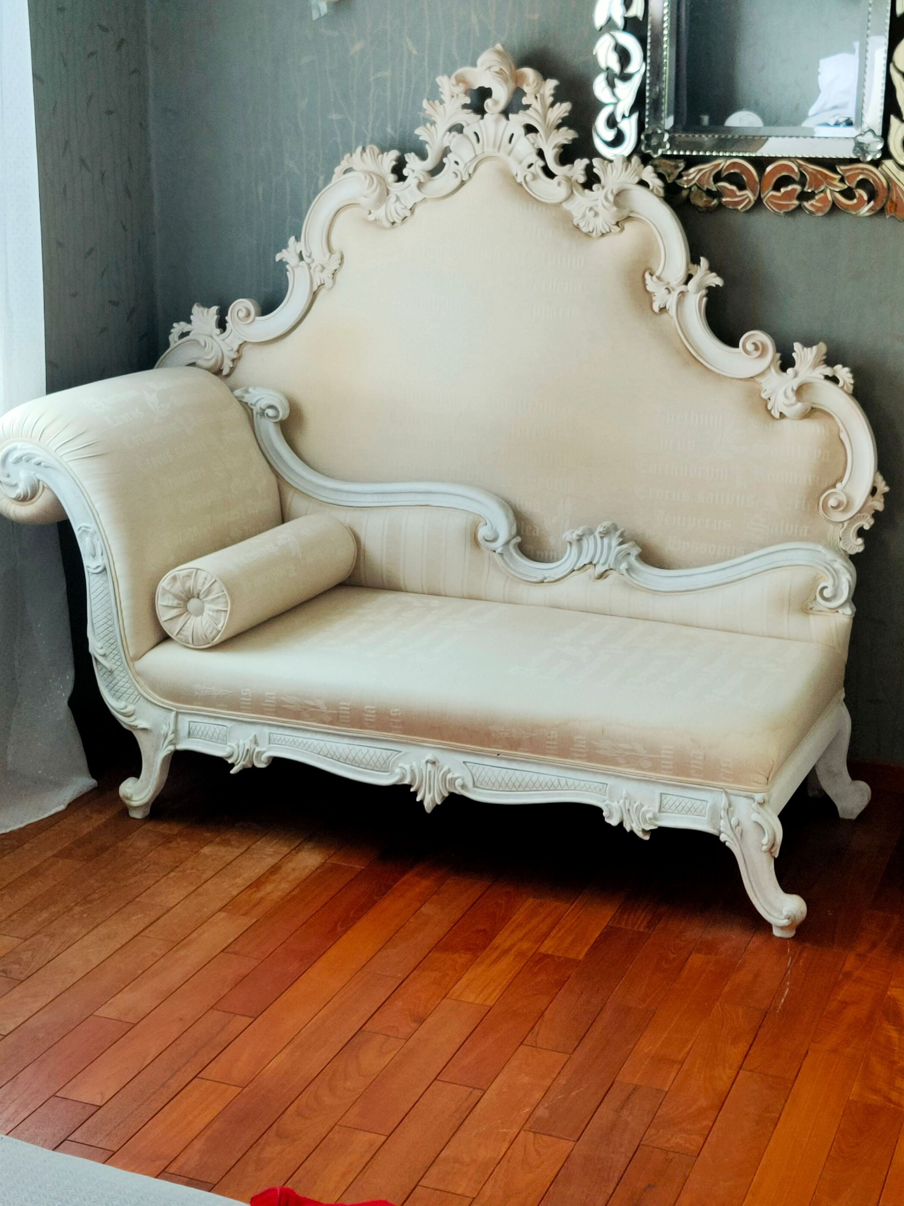 Baroque style sleeper