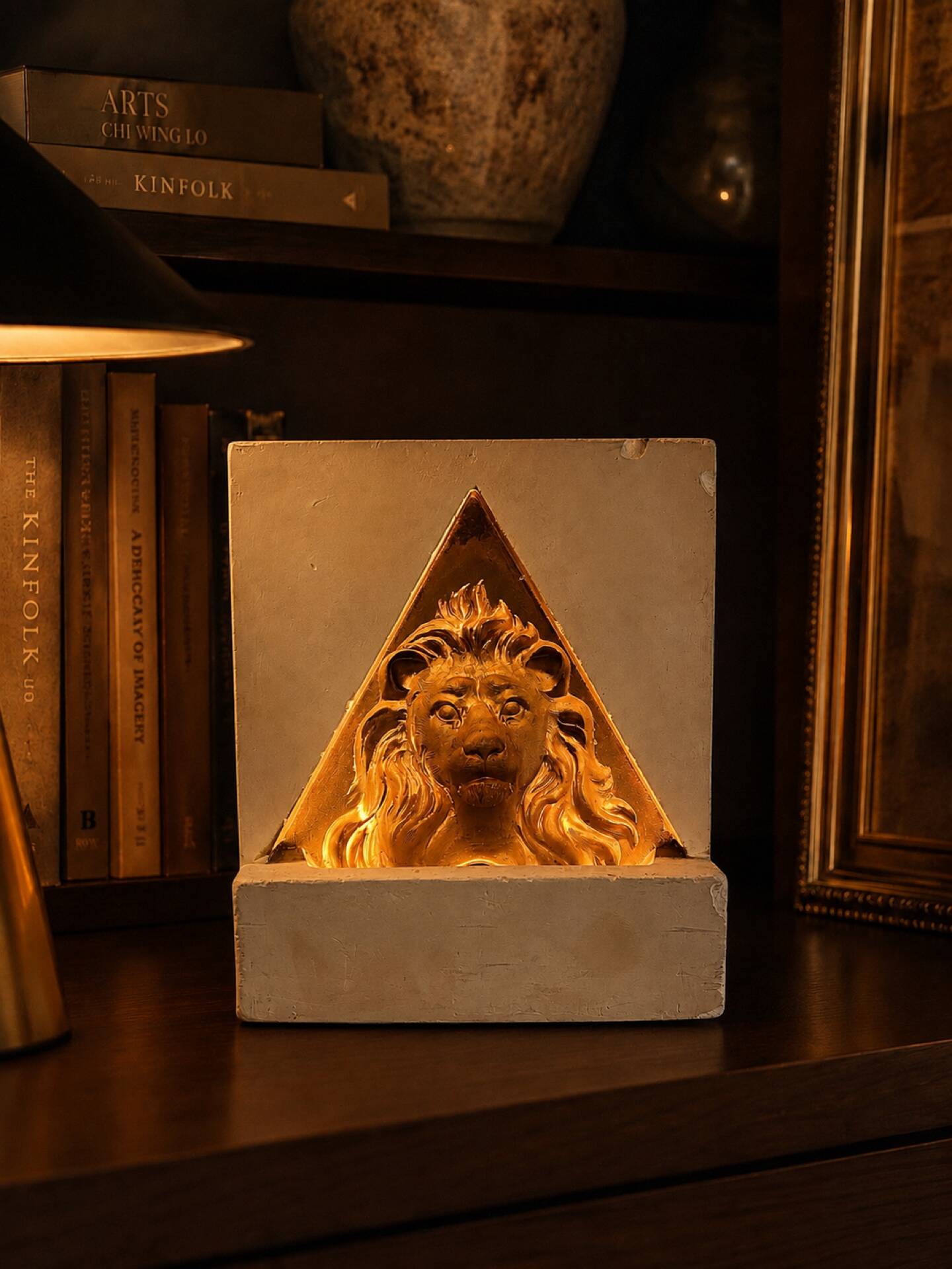 Vintage lamp Koros series lion look