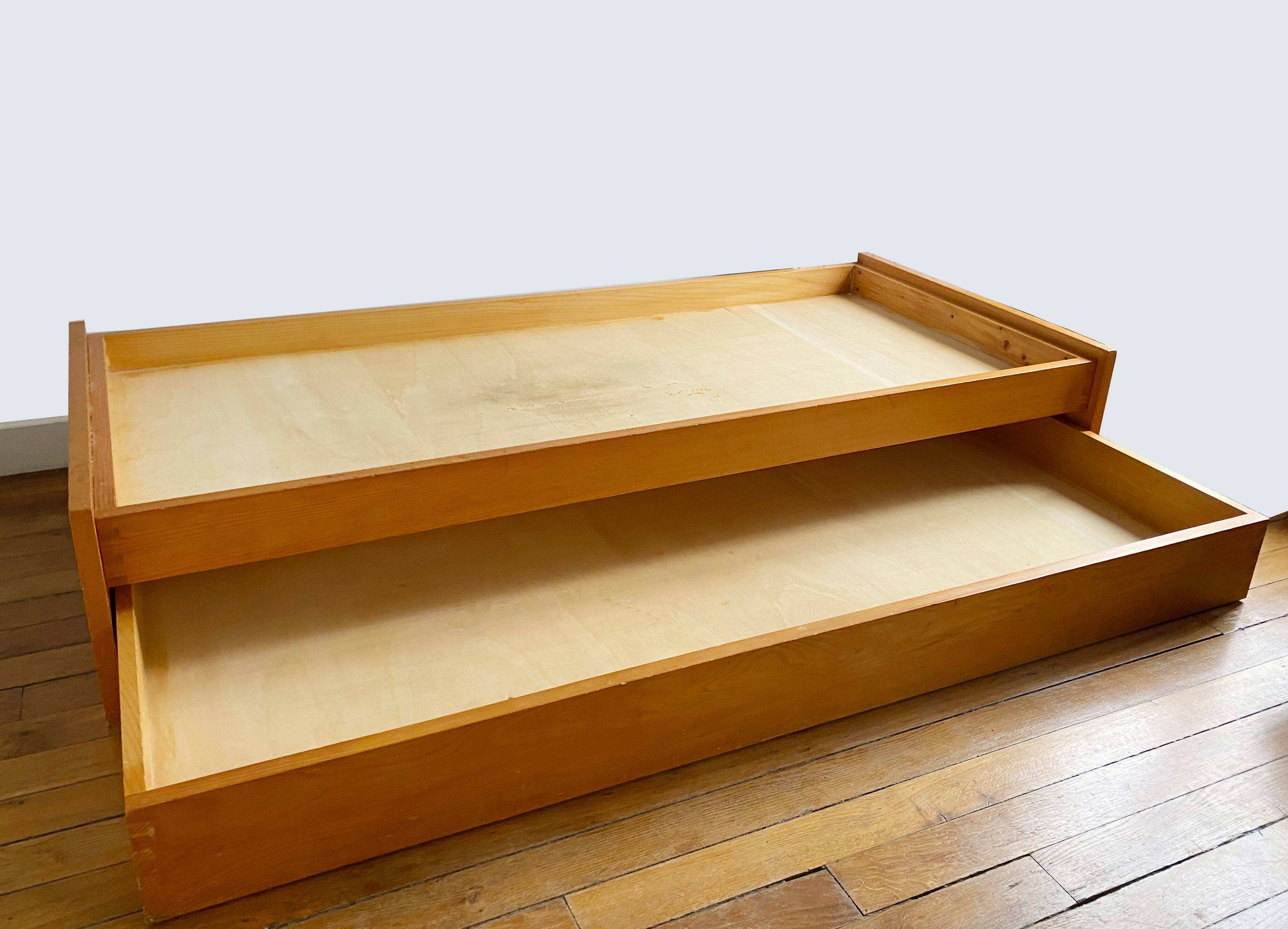 Trundle bed, Charlotte Perriand selection, Les Arcs 1600