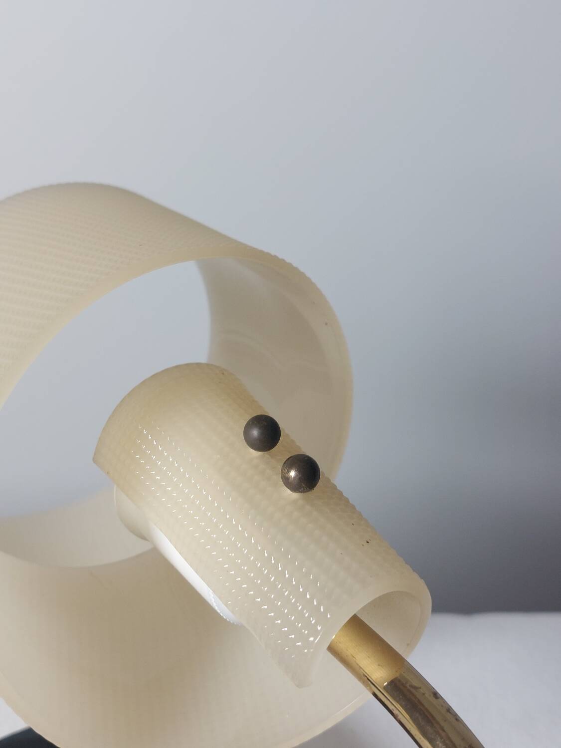 Pair of vintage wall lamps from the 1950s in brass.