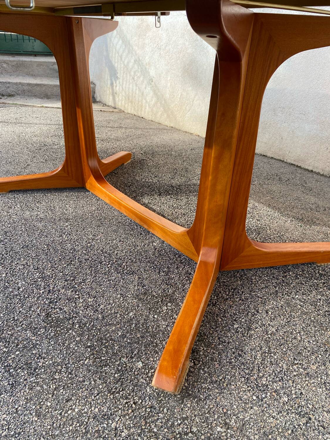 Vintage Baumann table