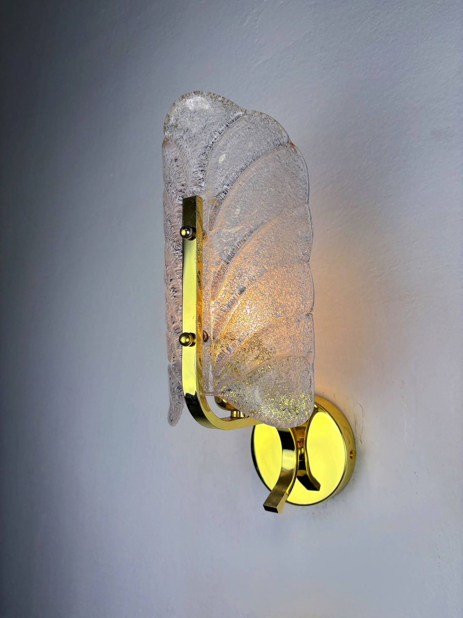 Mid-century frosted leaf sconce, textured Murano glass & gilt details, circa 1960s