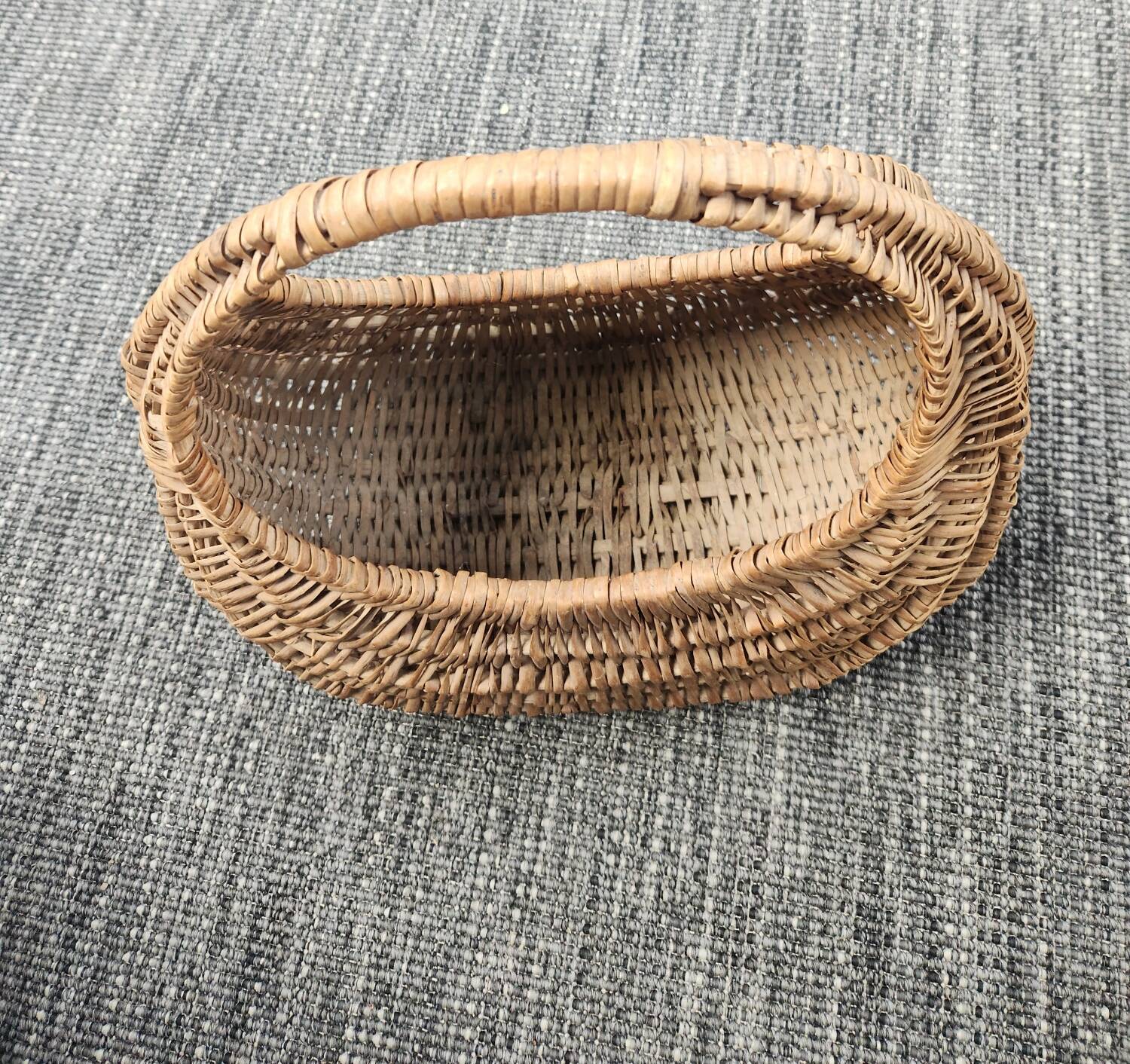 Wicker gondola basket