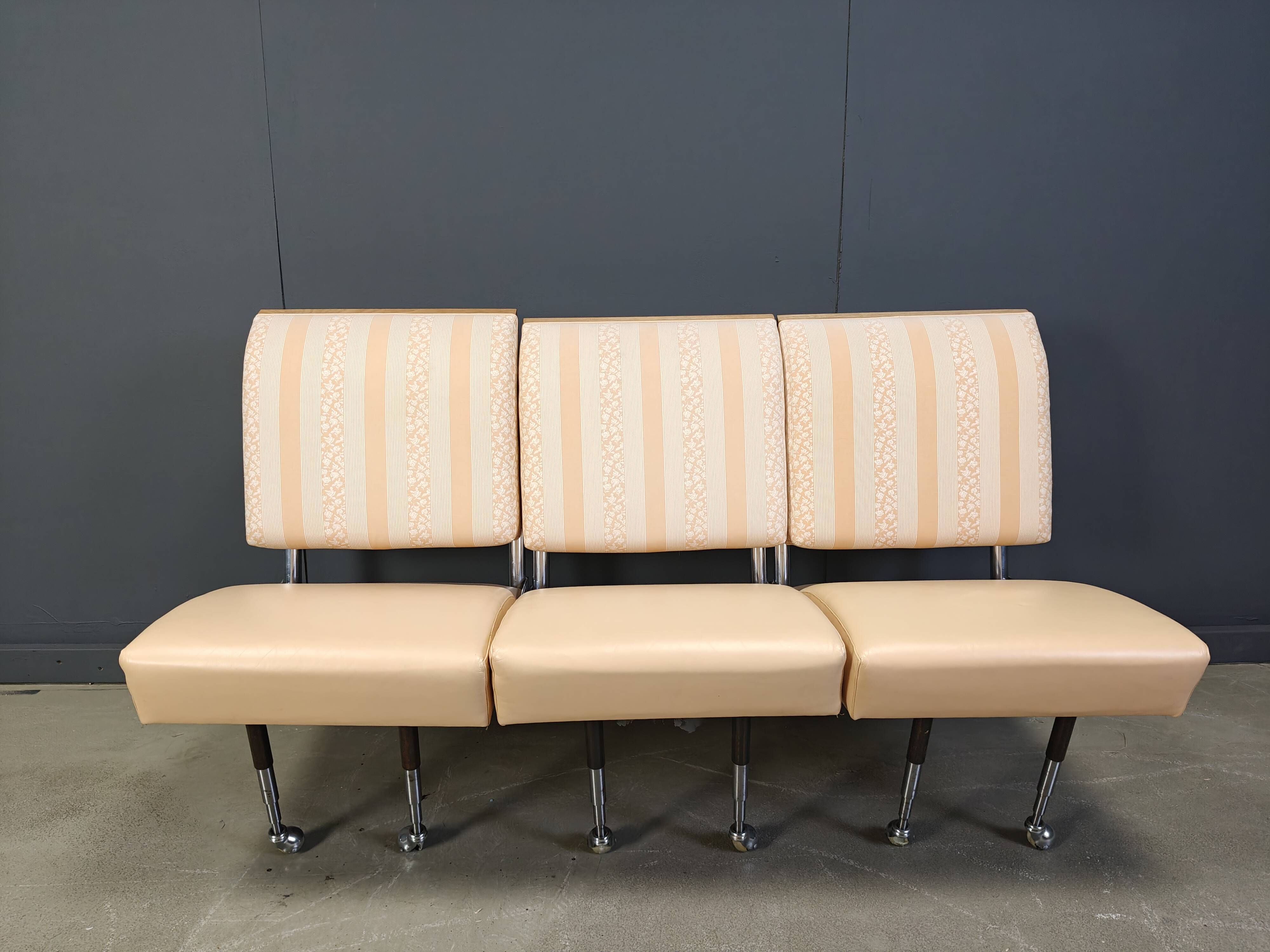 Ensemble de chaises longues sculpturales avec table basse, 1996