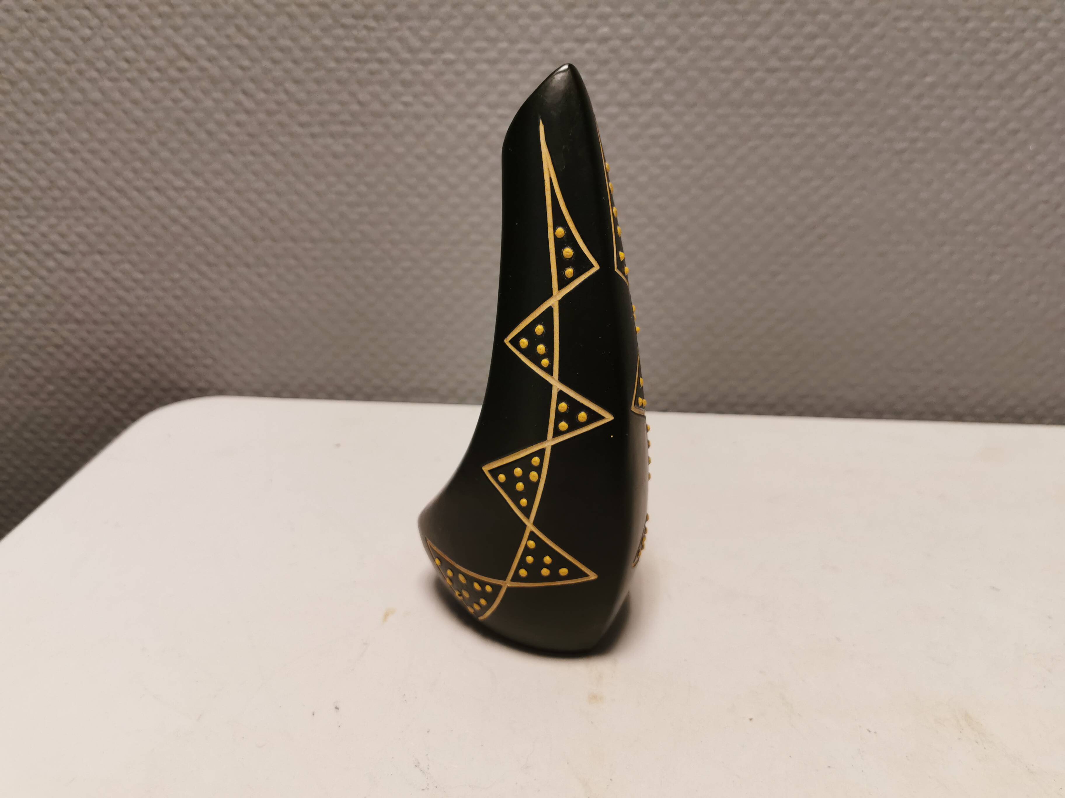 Sculptural black vase with yellow pattern from Hedebo Keramik Denmark 1950-1960s.