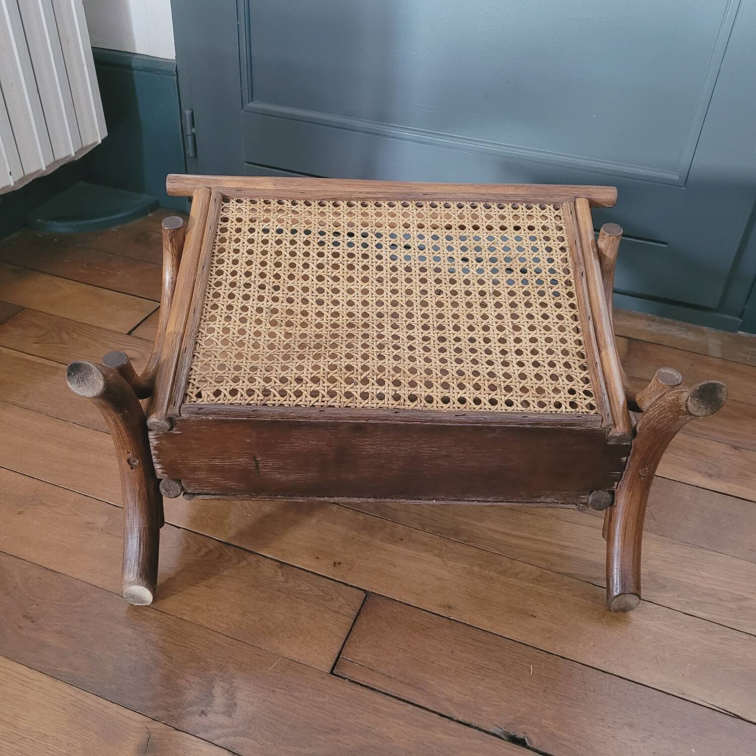 Porte-revues vintage en rotin et cannage – Années 60