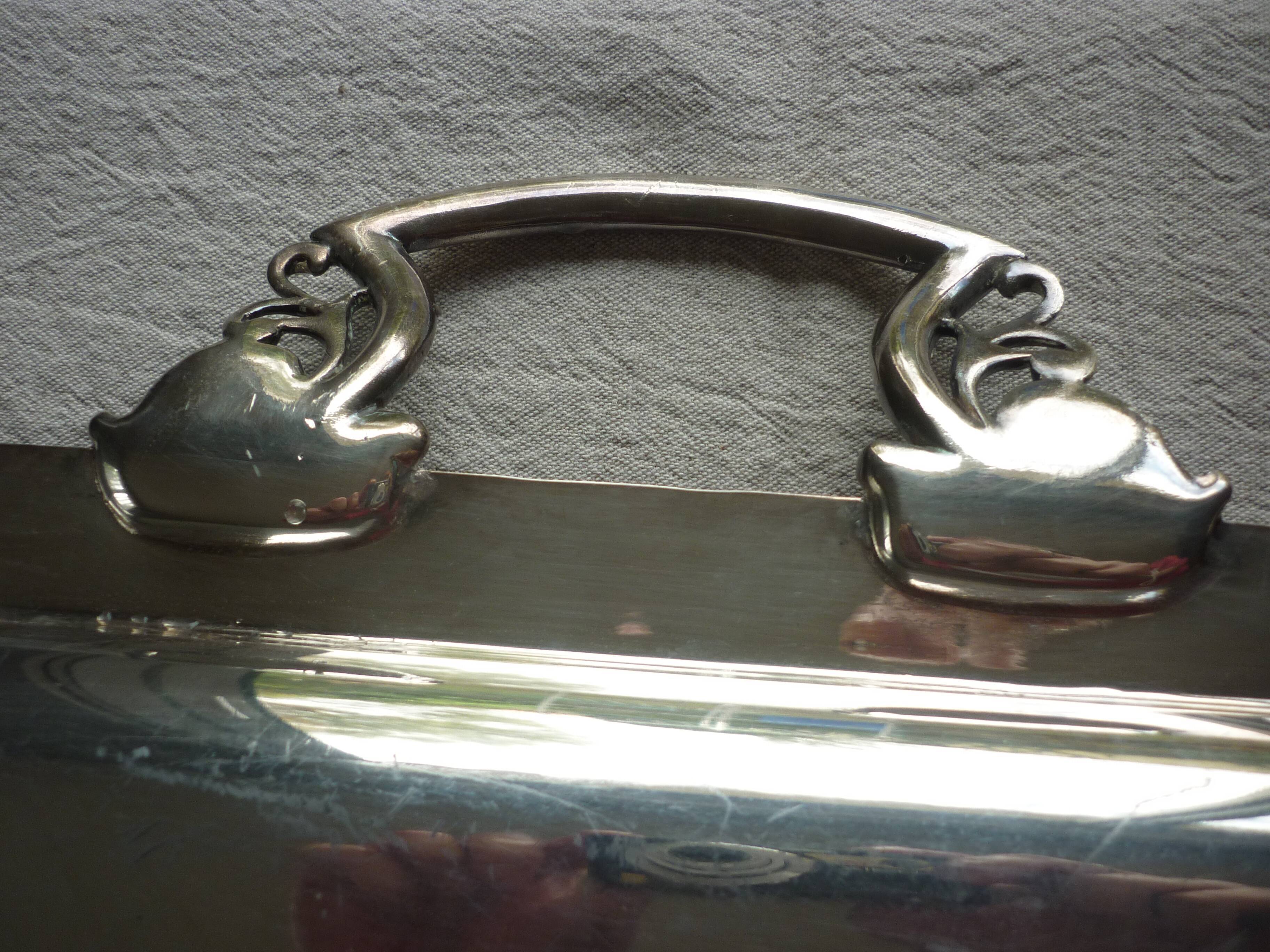 Presentation tray in silver metal