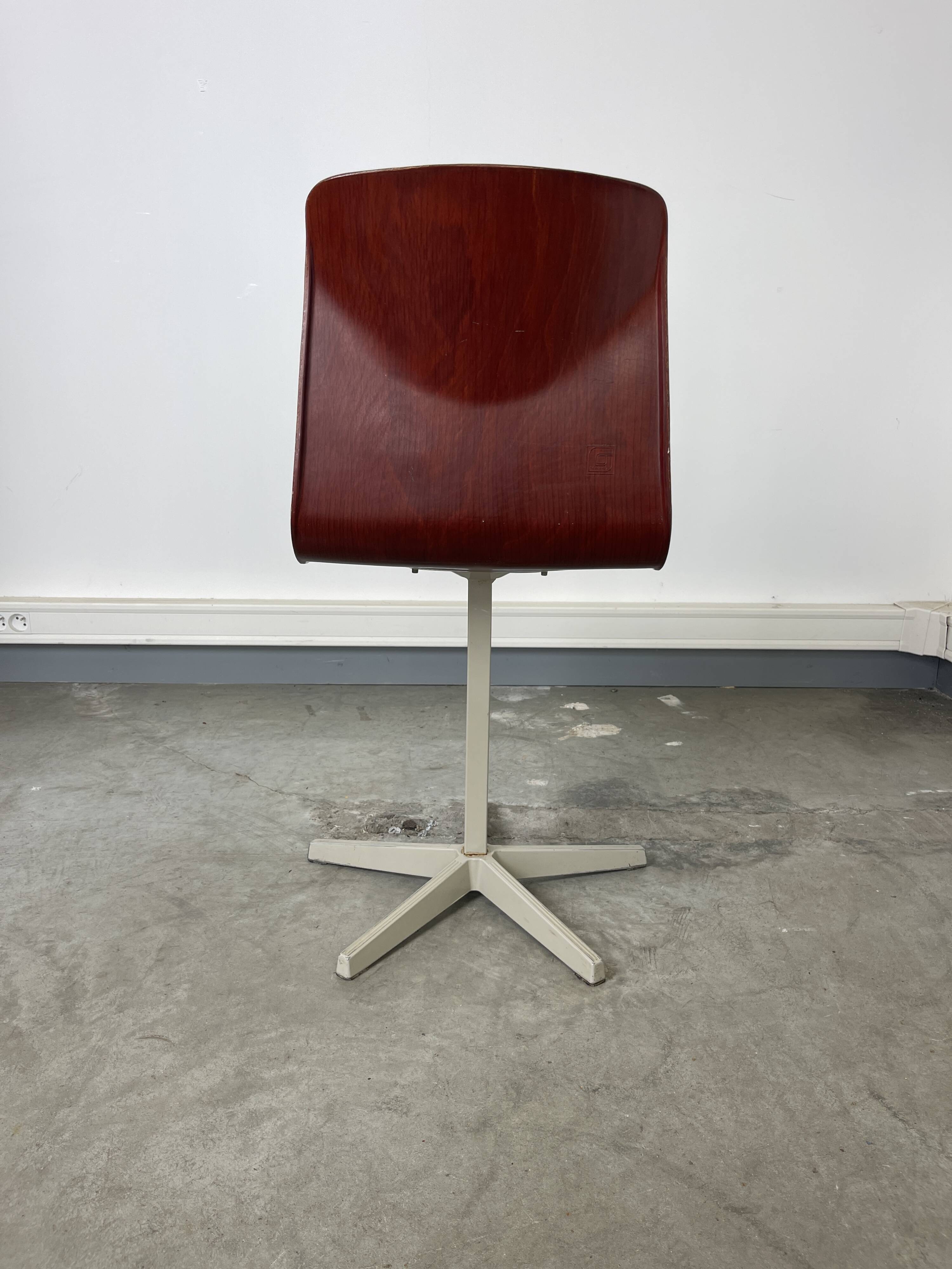 Set of 7 Galvanitas workshop chairs central foot Netherlands 1970s