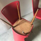 Chaise en skaï rouge