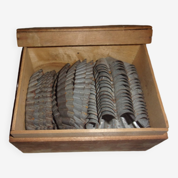 Coffret d'anciens petits moules