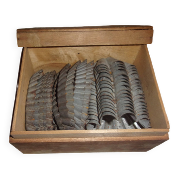Coffret d'anciens petits moules