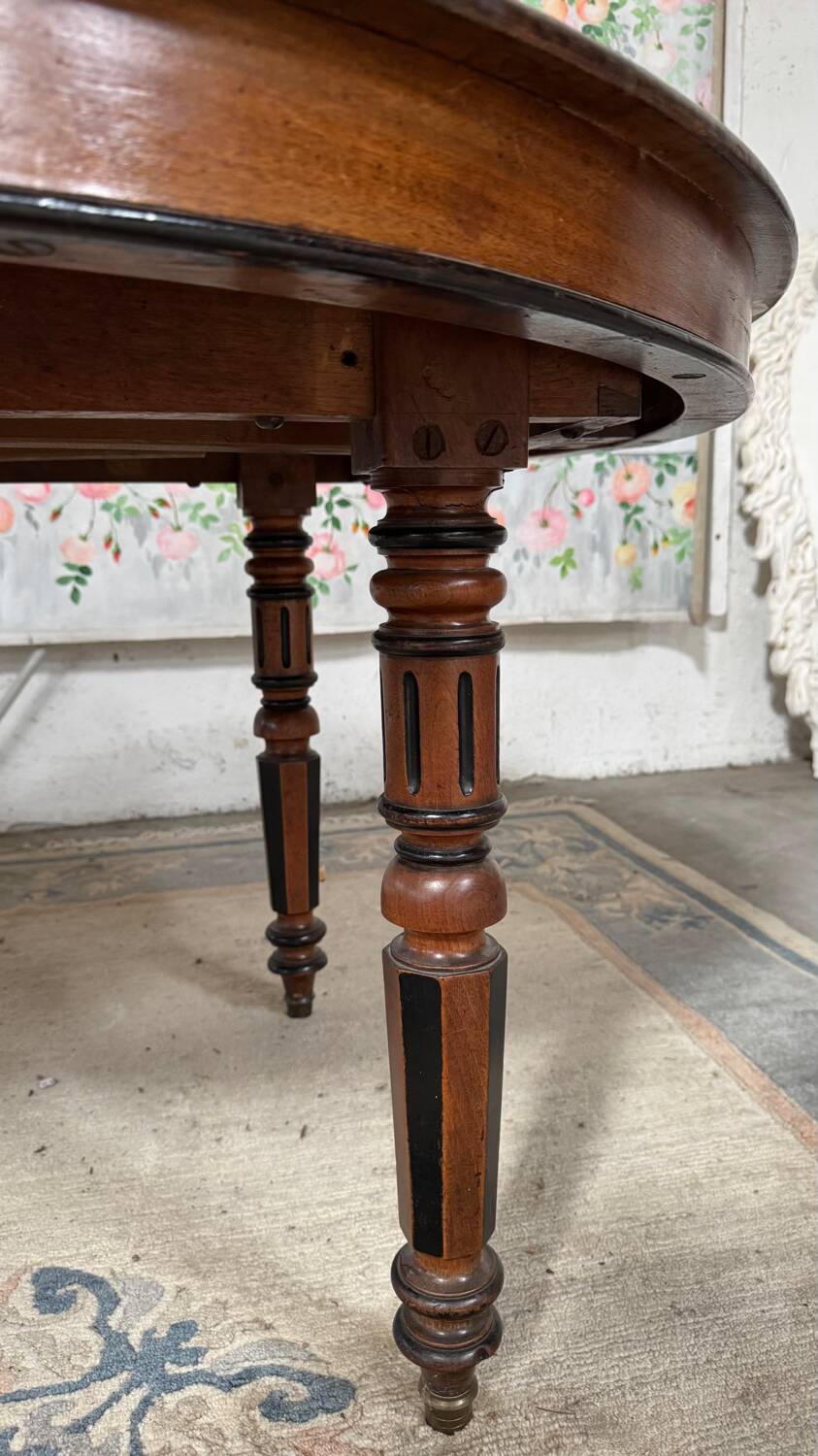 Oval Mahogany Dining Table N III