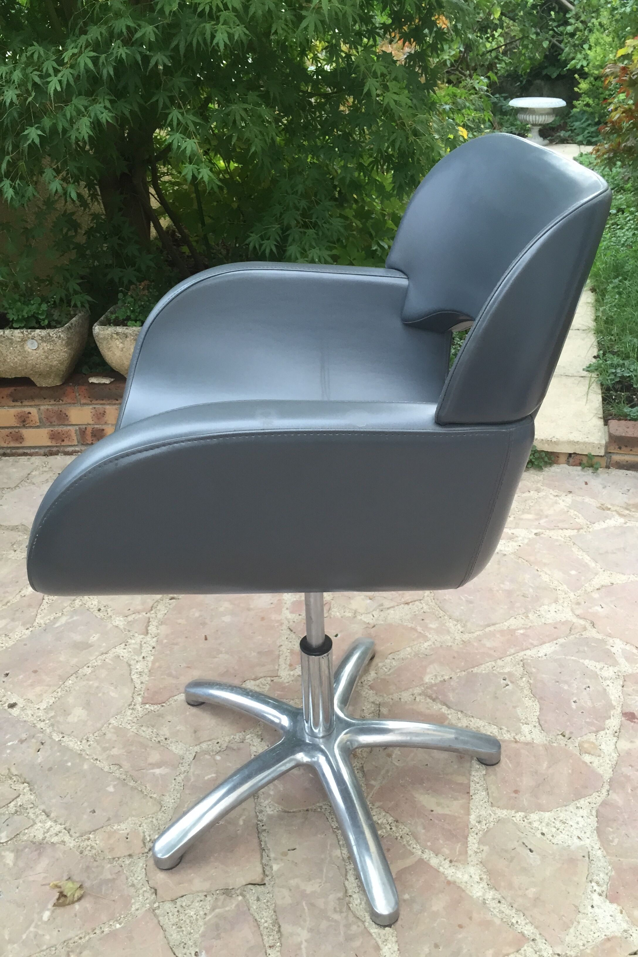 Fauteuil en skai Maletti