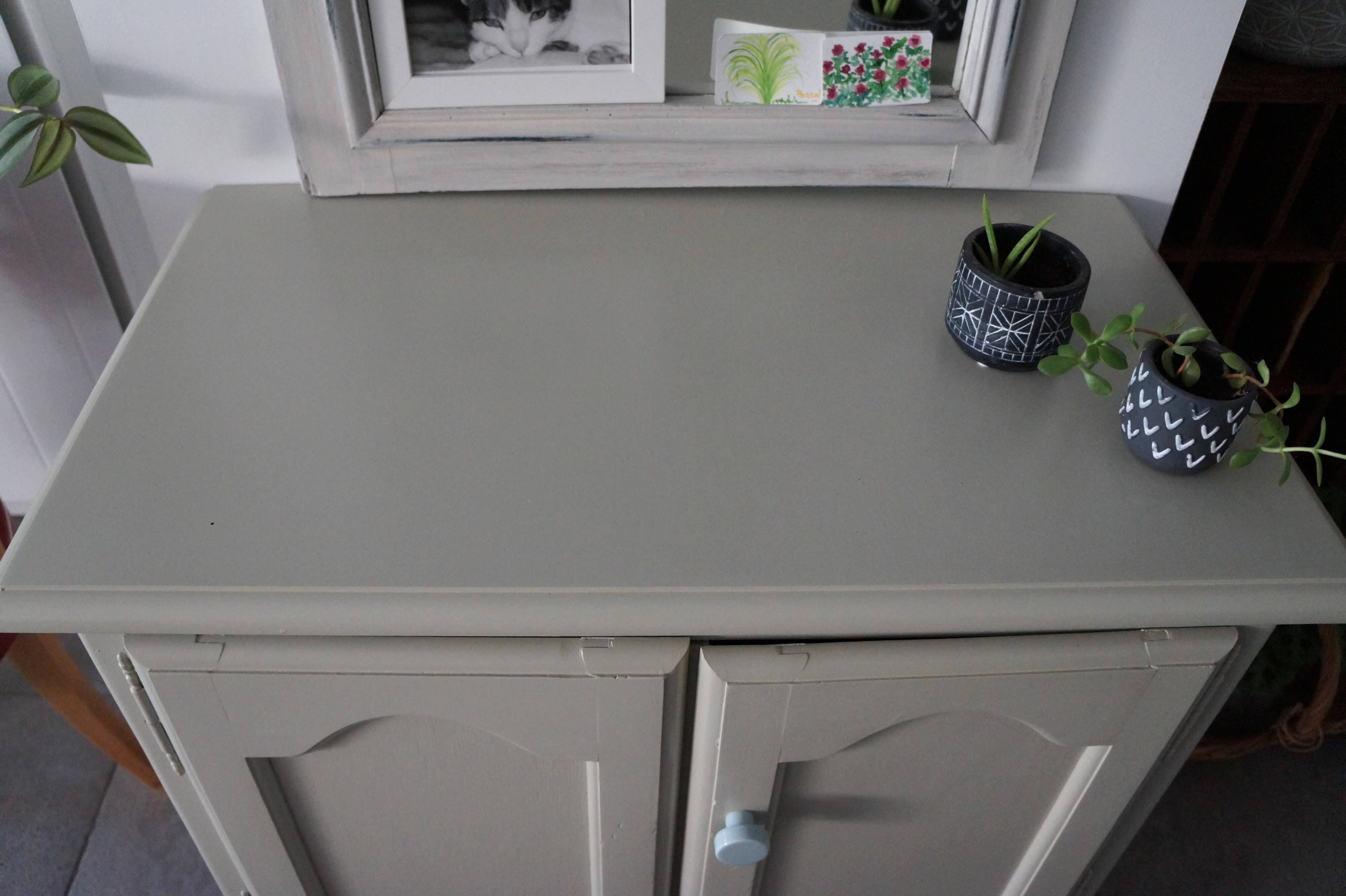 Sage green buffer