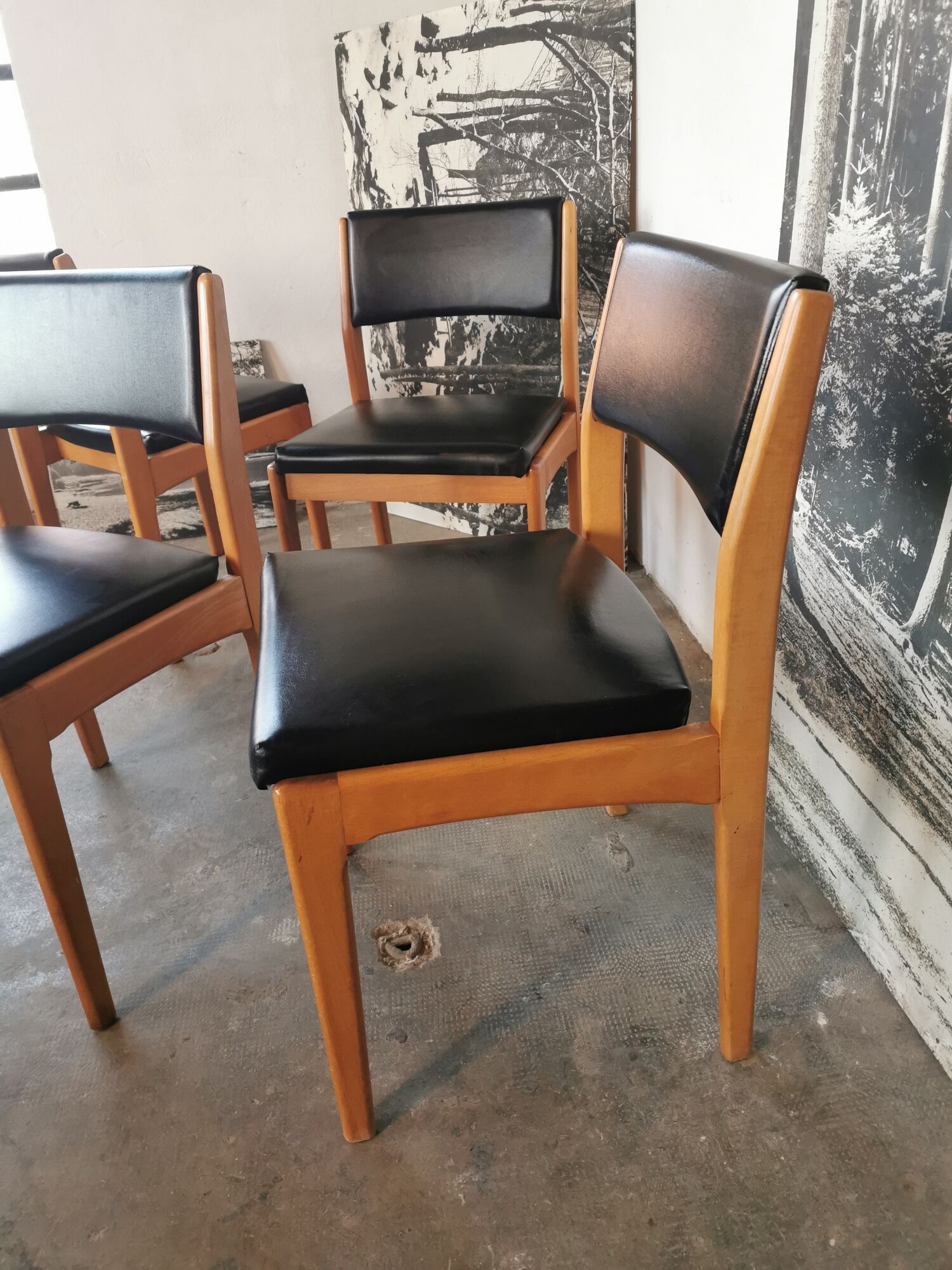 Set of 4 chairs scandinavian style wood and skaï black