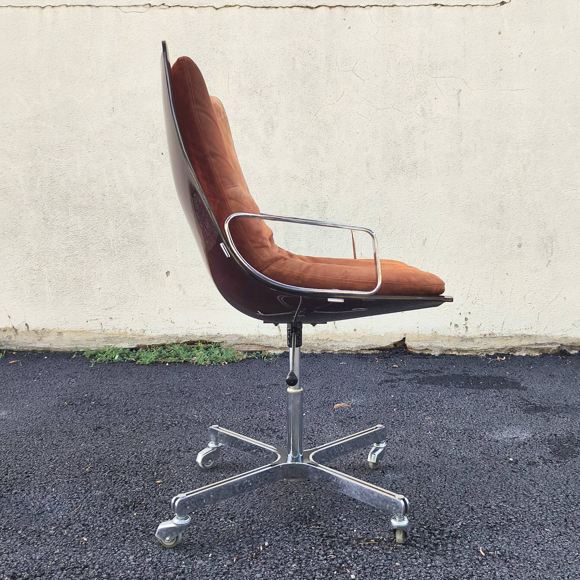Fauteuil de bureau en plexiglas design Raphaël Raffel, 1970