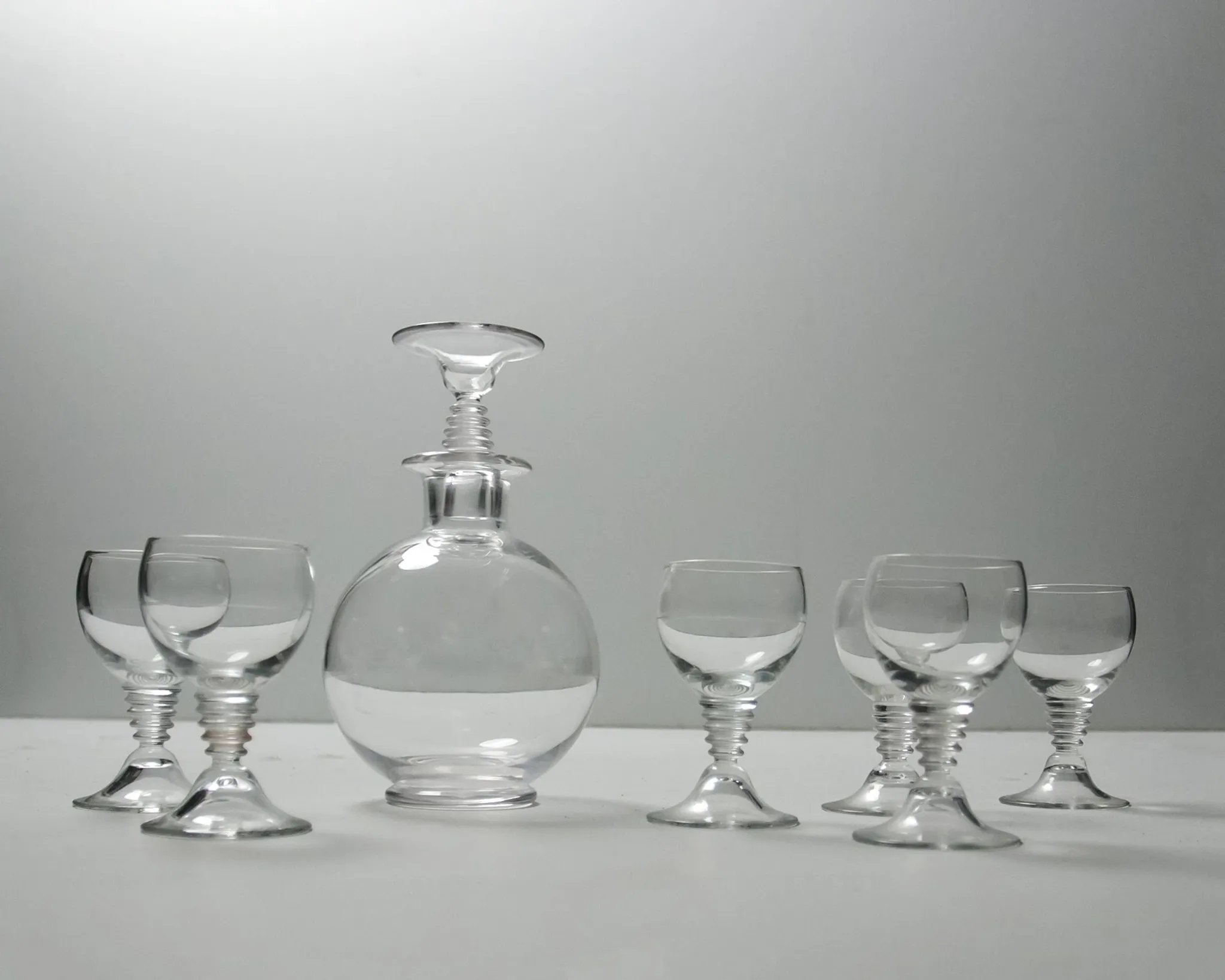 Set of 7 Art Deco Traditie W.J. Rozendaal 1932-33 decanter and 6 glasses