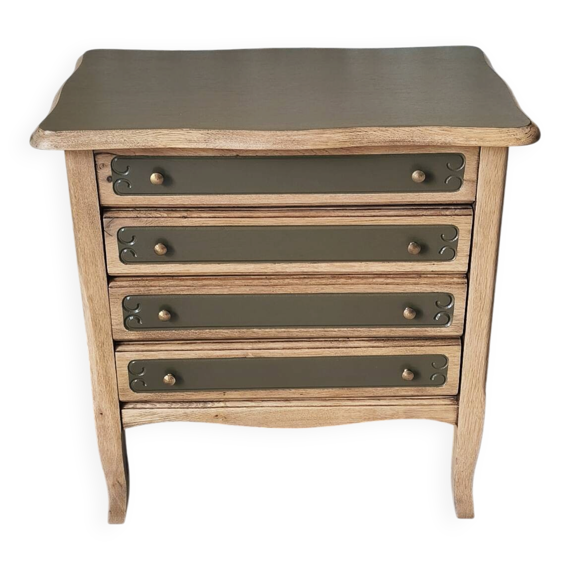 Small chest of drawers/nightstand