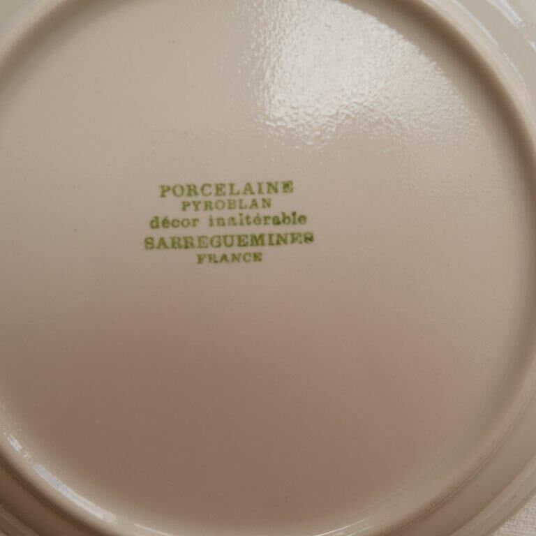 Set of 6 Sarreguemines plates, naïve décor, children in the rain